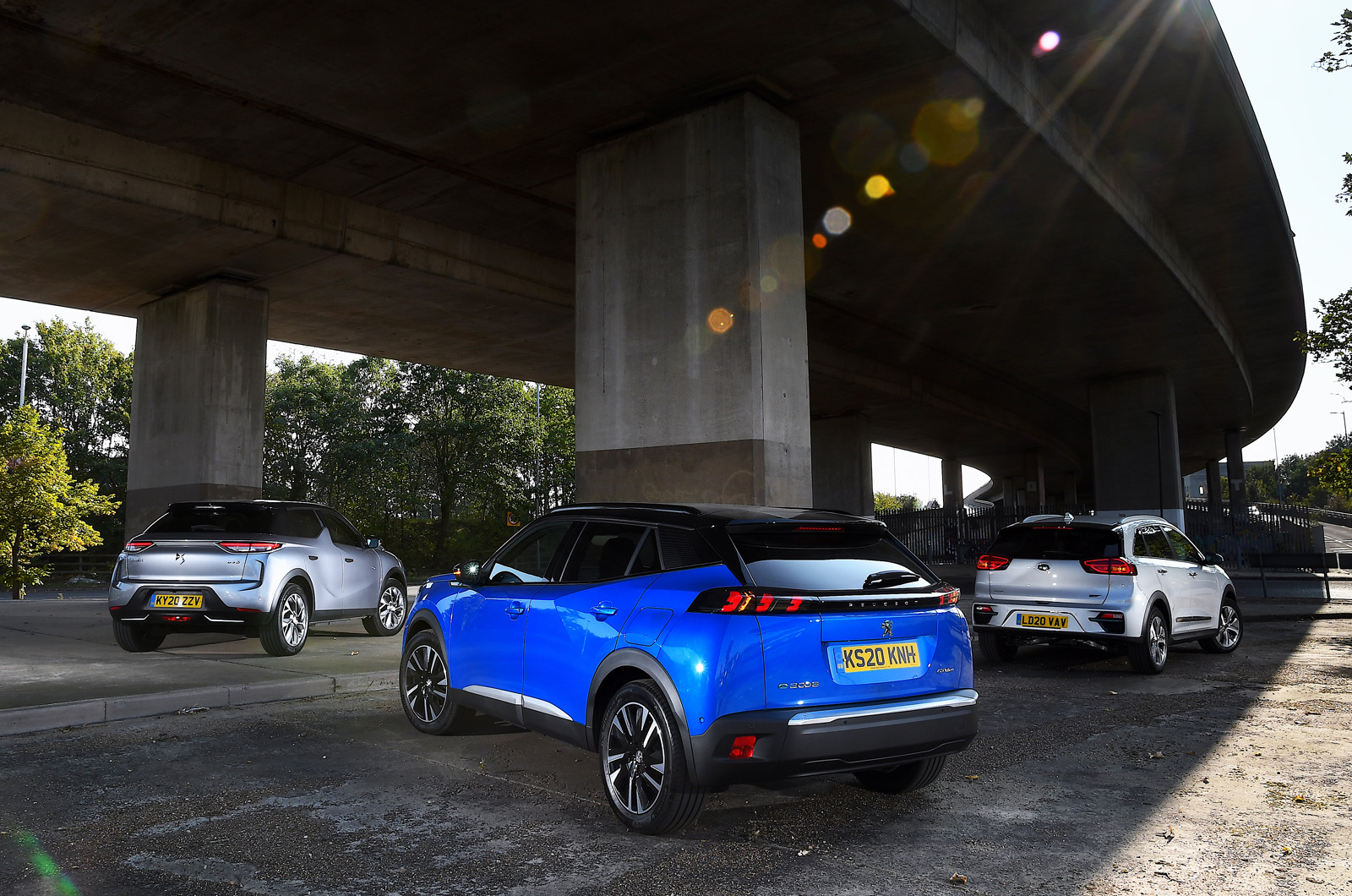 DS 3 Crossback E-Tense vs Kia e-Niro vs Peugeot e-2008 rear