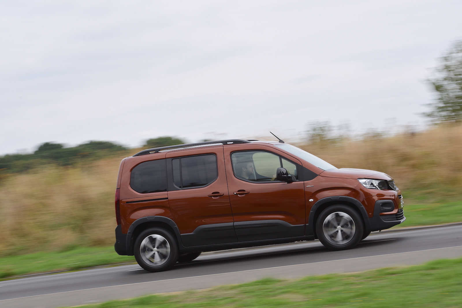 2018 Peugeot Rifter side