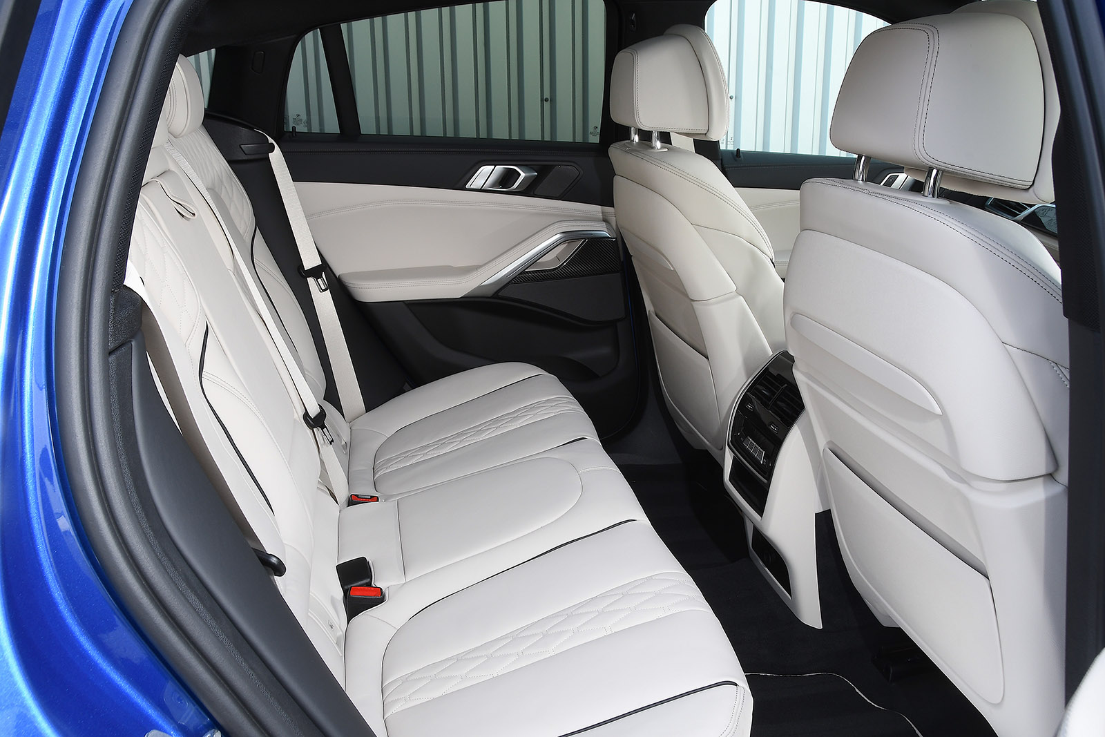 BMW X6 2021 RHD rear seats