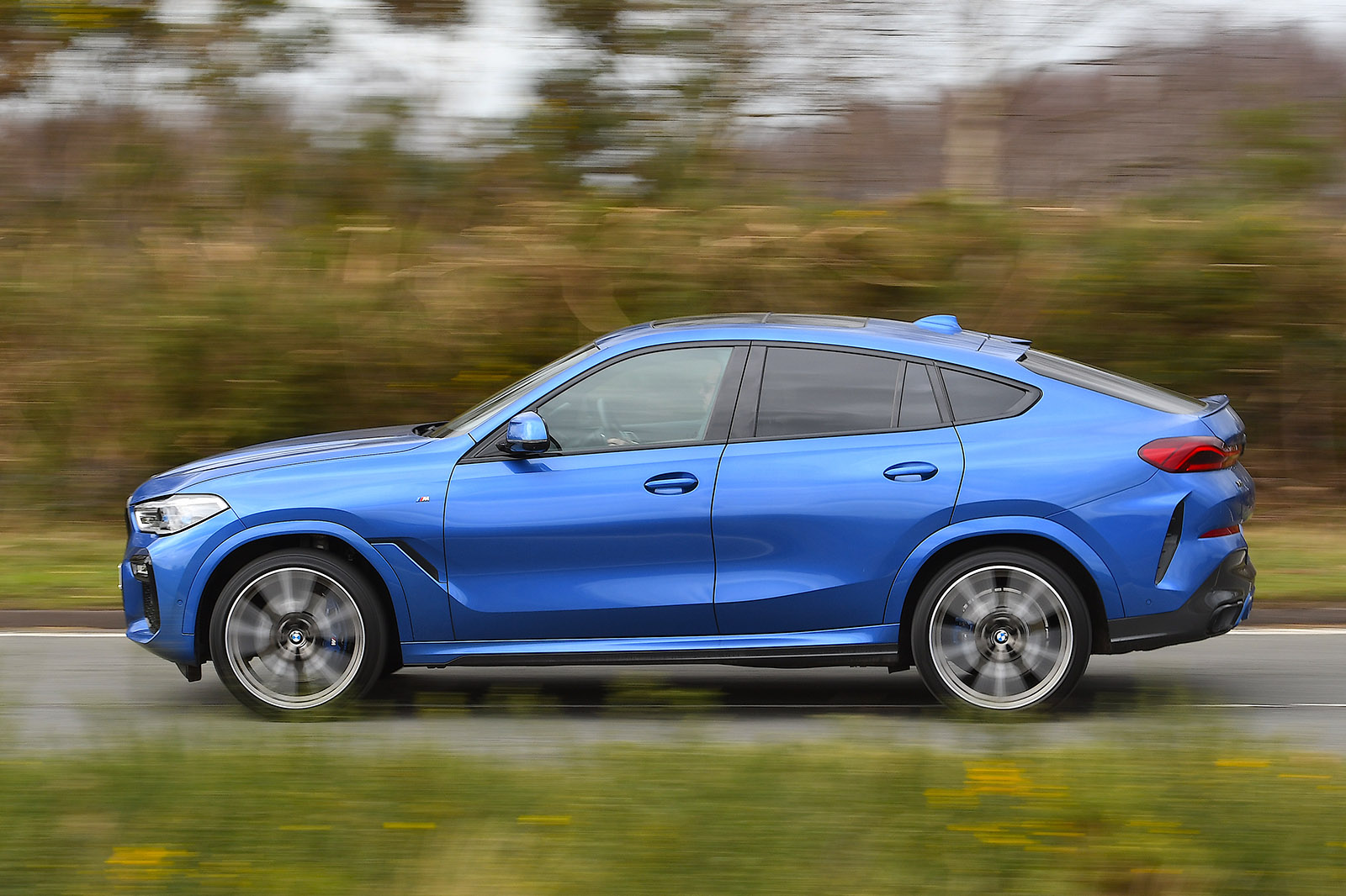 BMW X6 2021 RHD left side panning