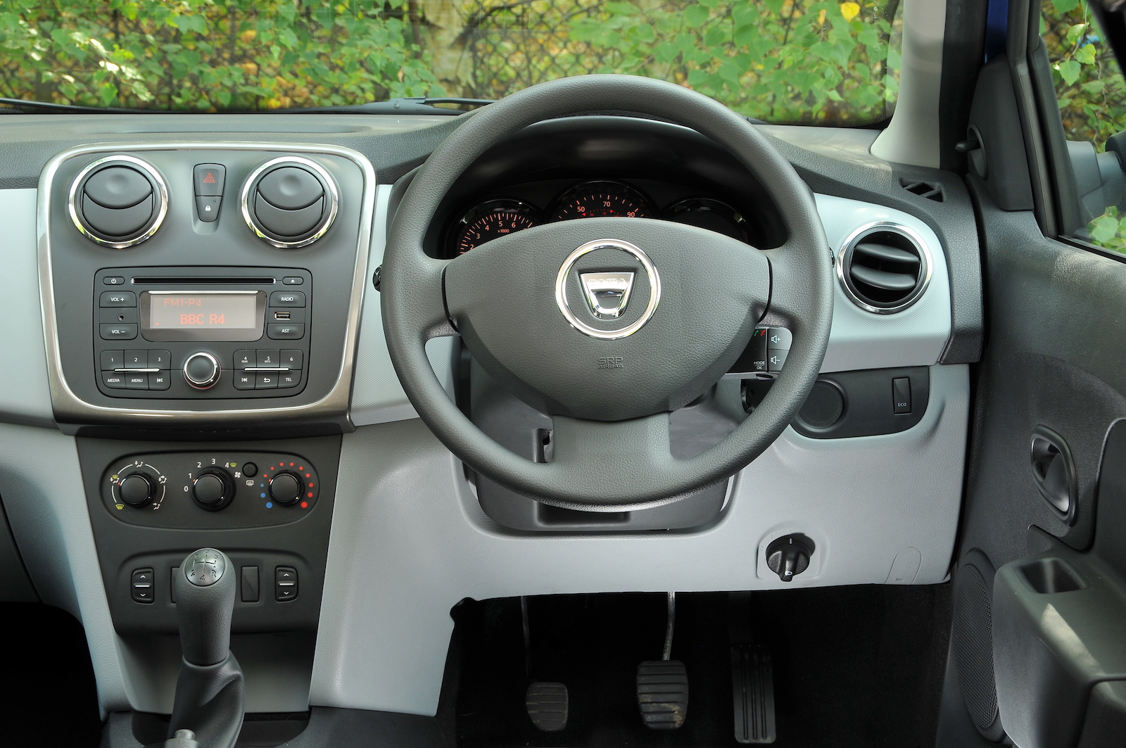 Used Dacia Logan interior