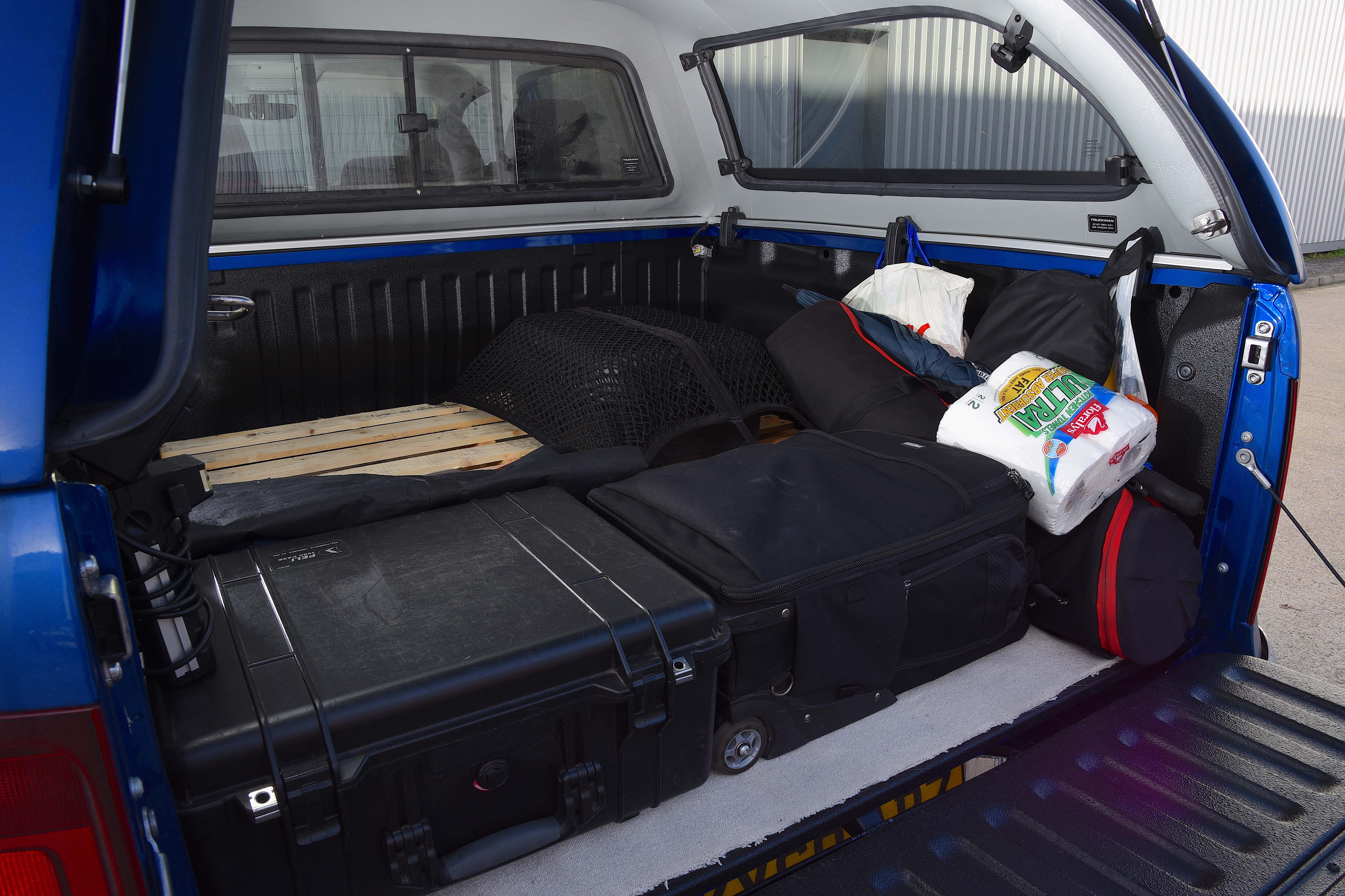 Amarok loadbay