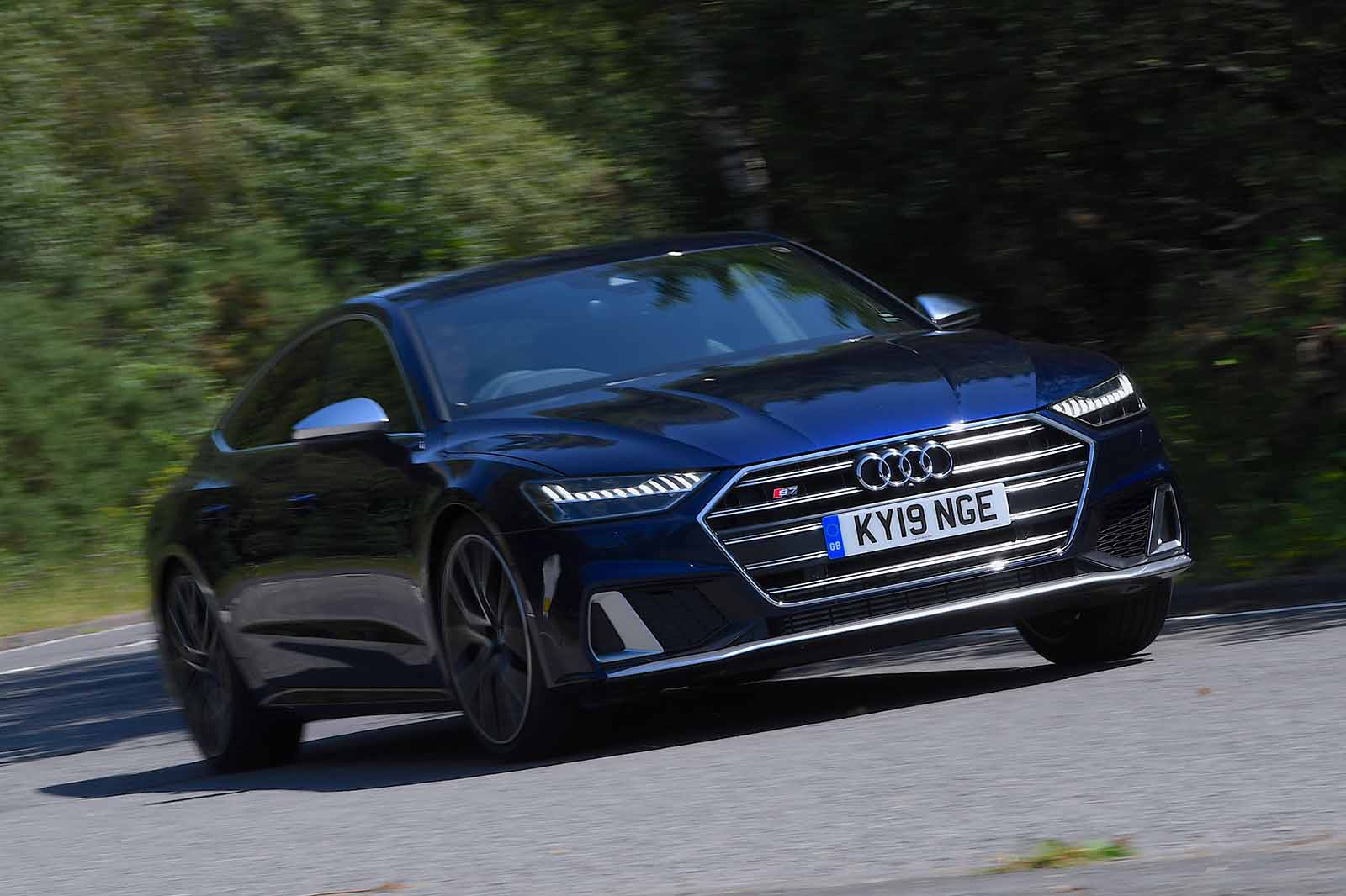 Audi S7 front right driving