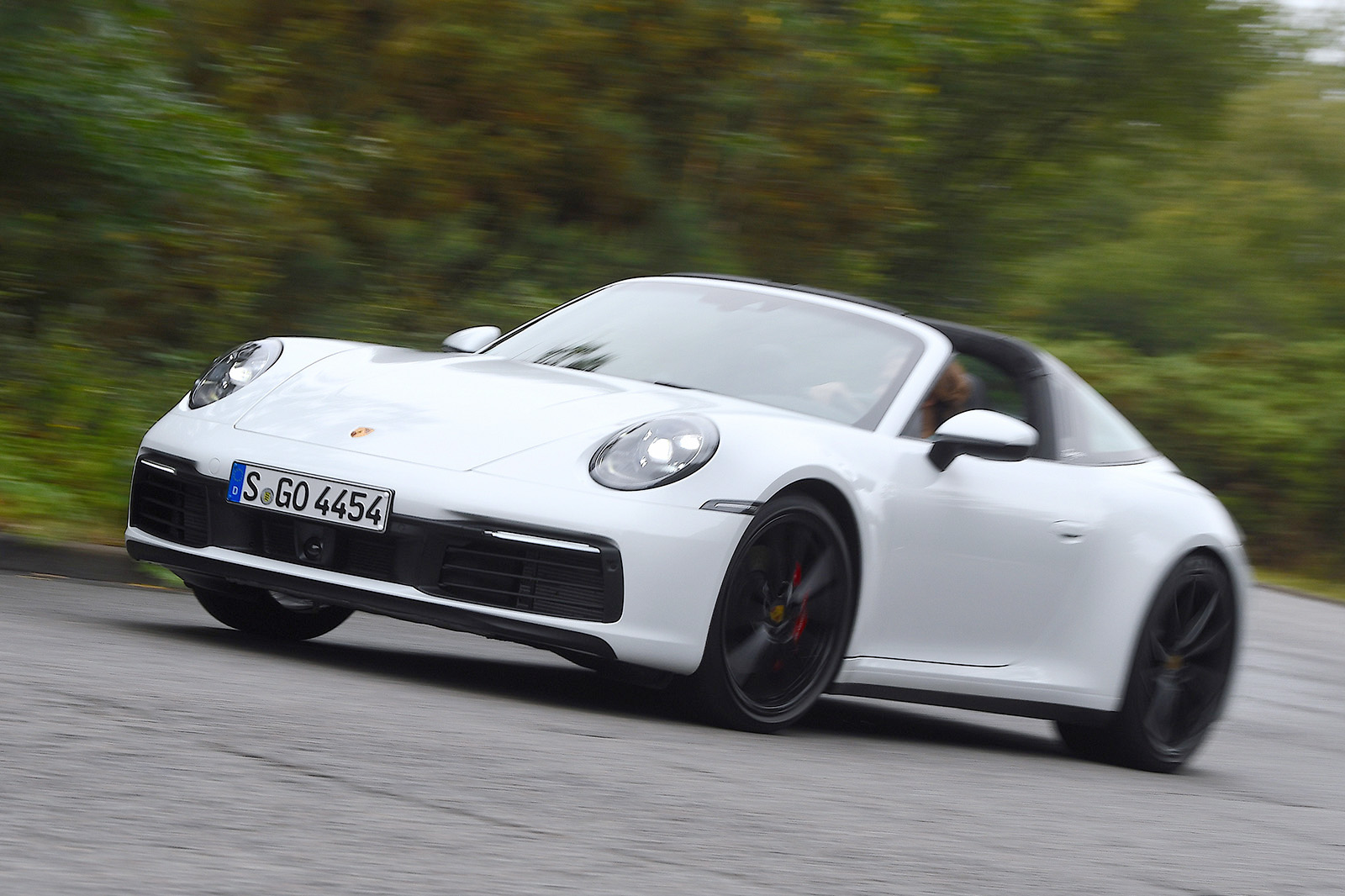 Porsche 911 Targa 2020 front tracking