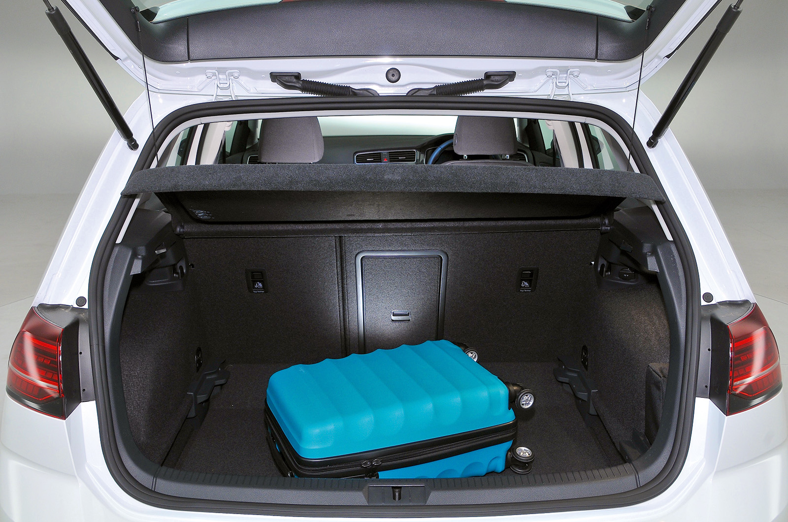 Volkswagen e-Golf boot