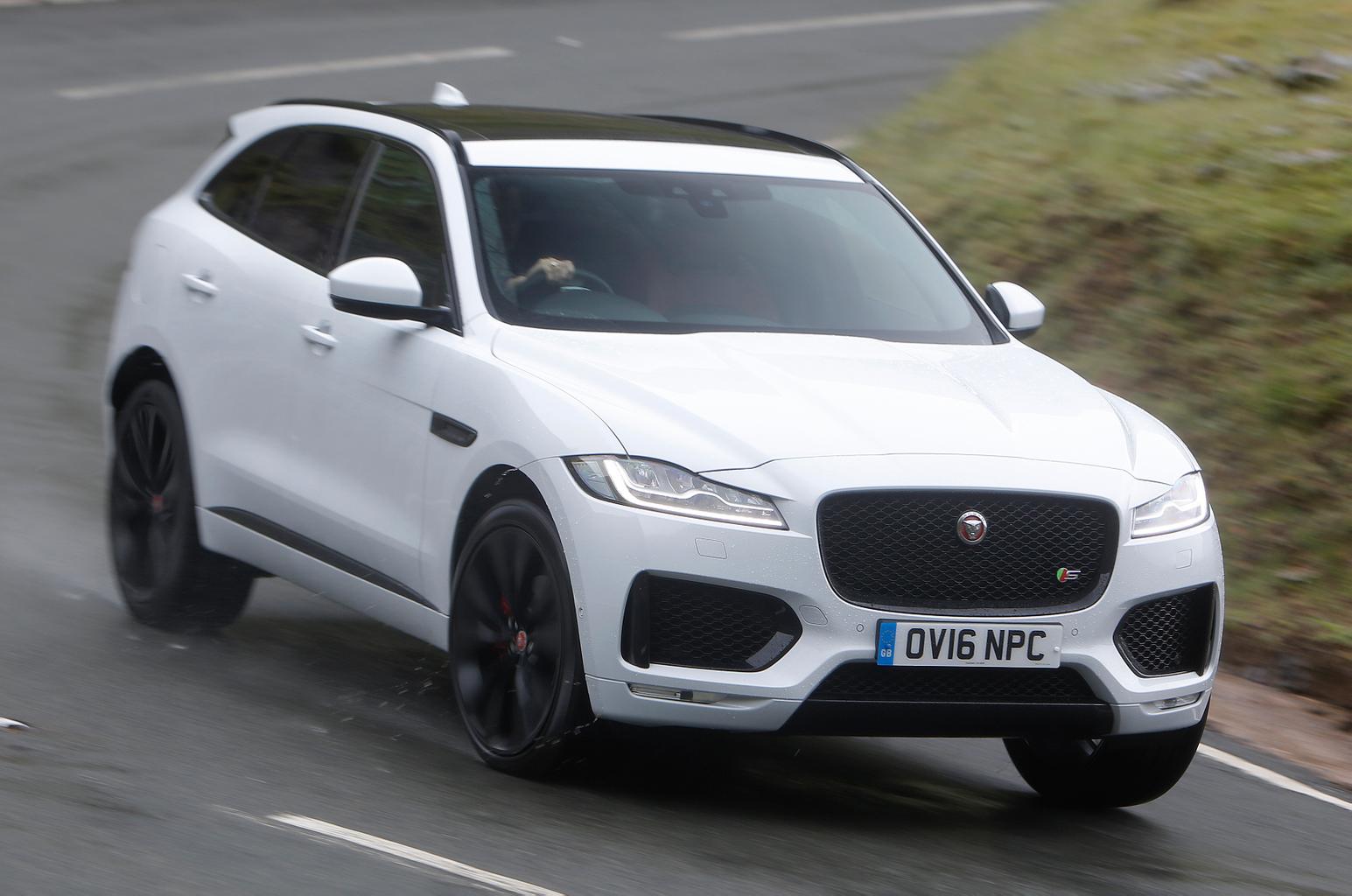 Jaguar F-Pace vs Porsche Macan