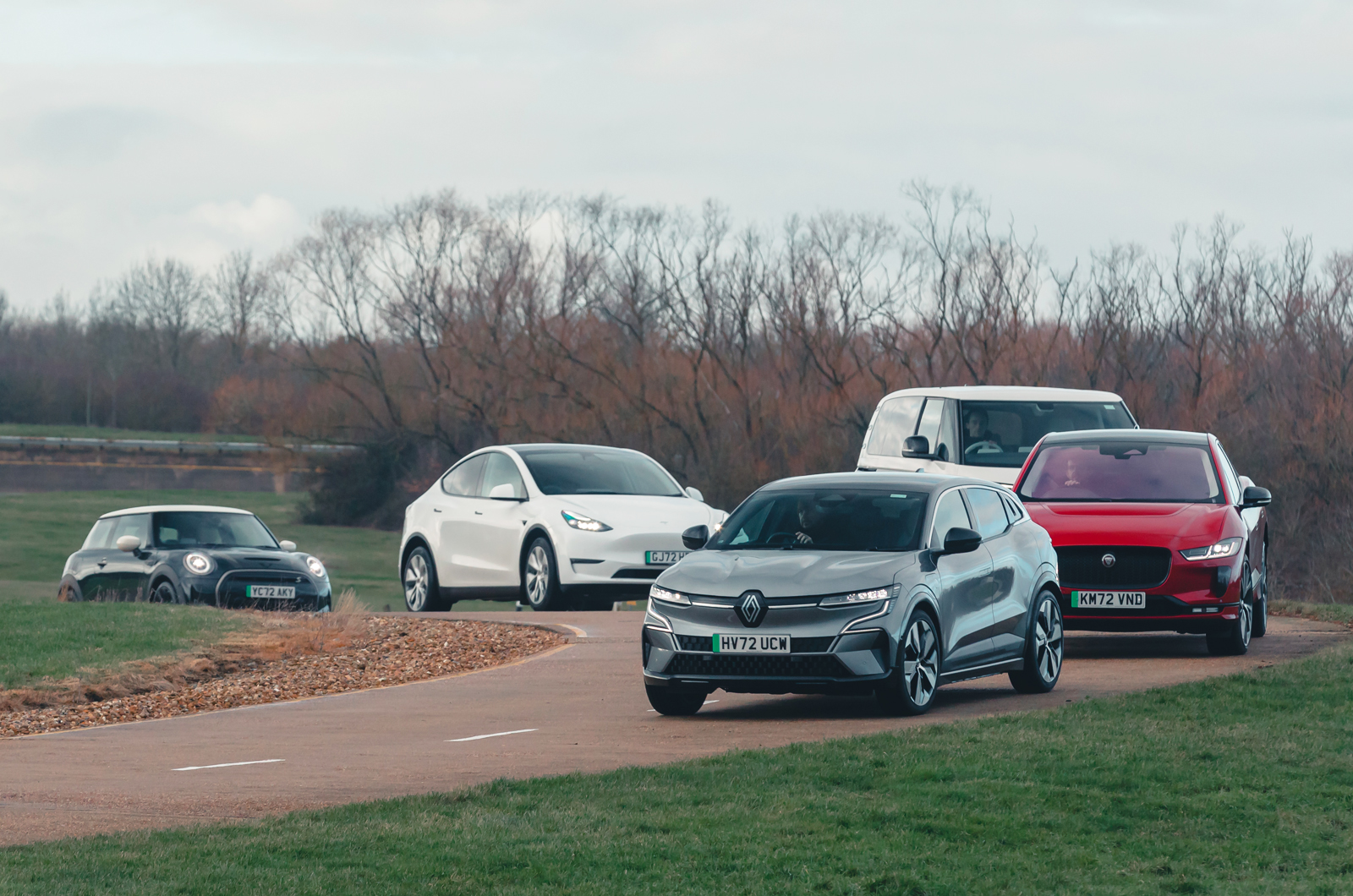 Electric car range test - cars in convoy
