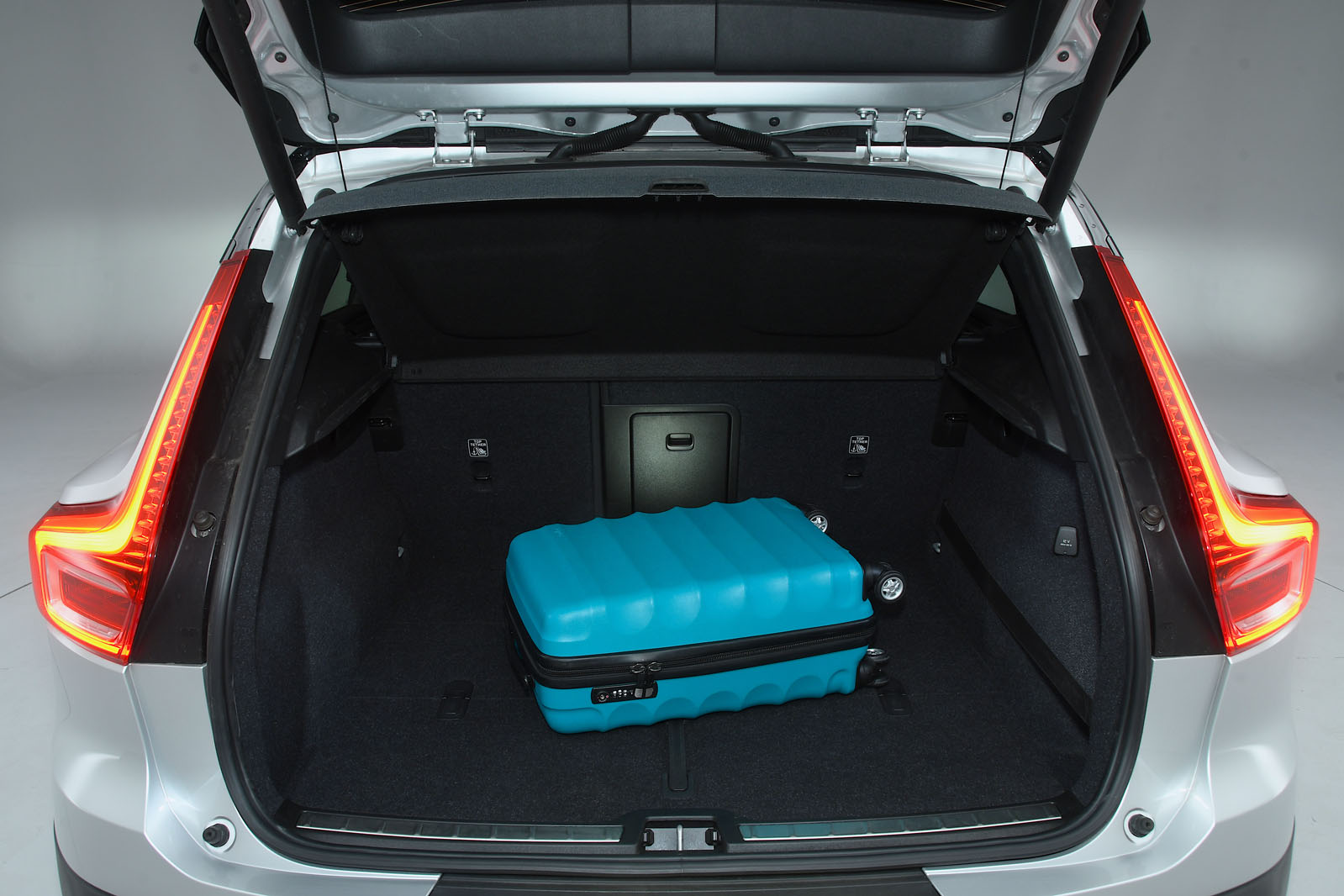 Volvo XC40 boot
