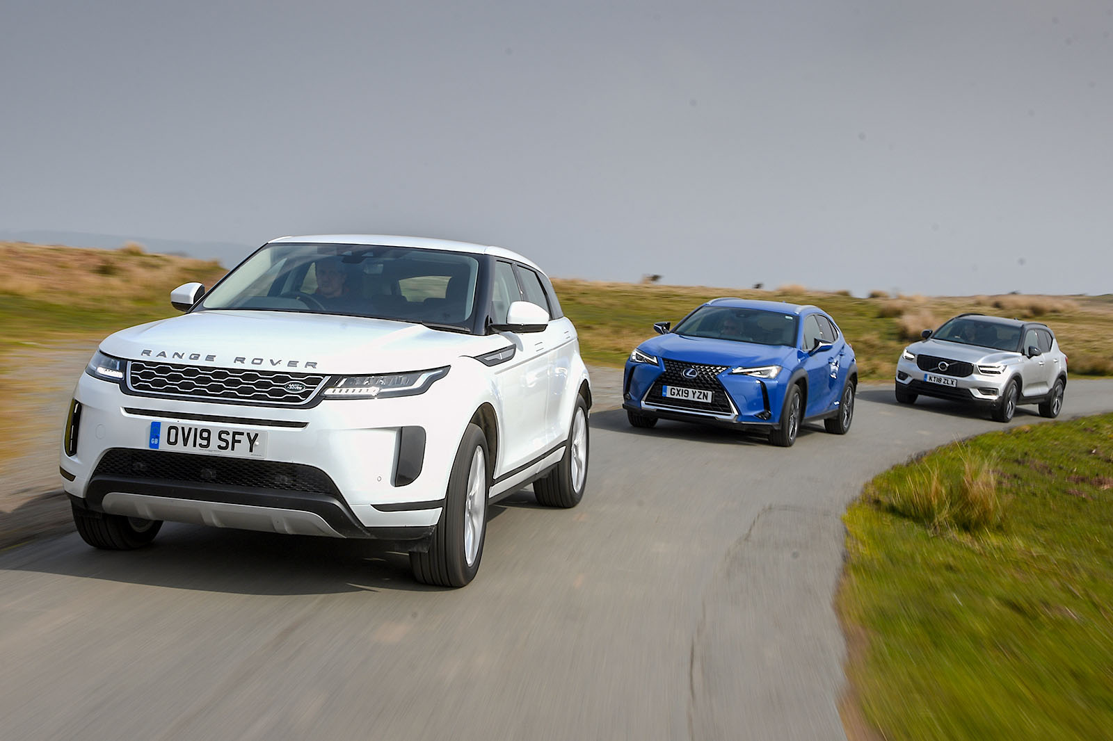 New Lexus UX & Range Rover Evoque vs Volvo XC40v