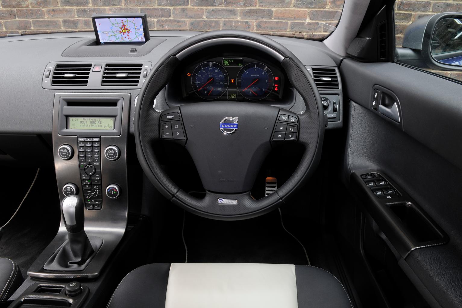 Volvo S40 saloon (04 - 12)