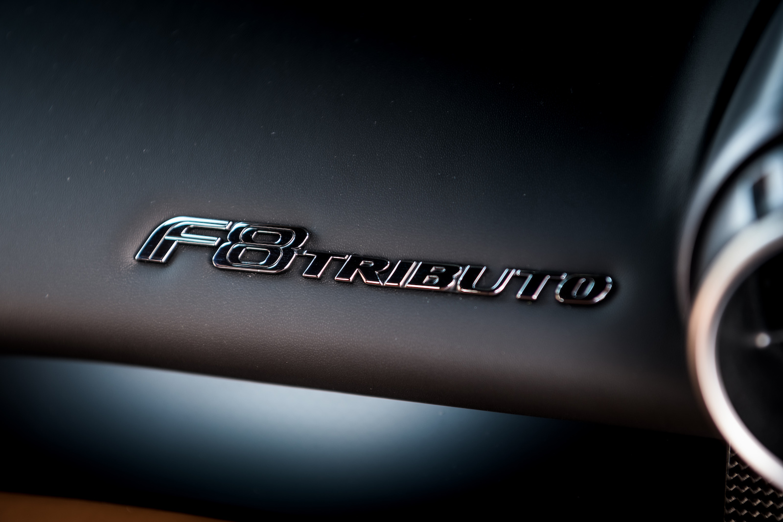 Ferrari F8 Tributo 2021 interior badge detail