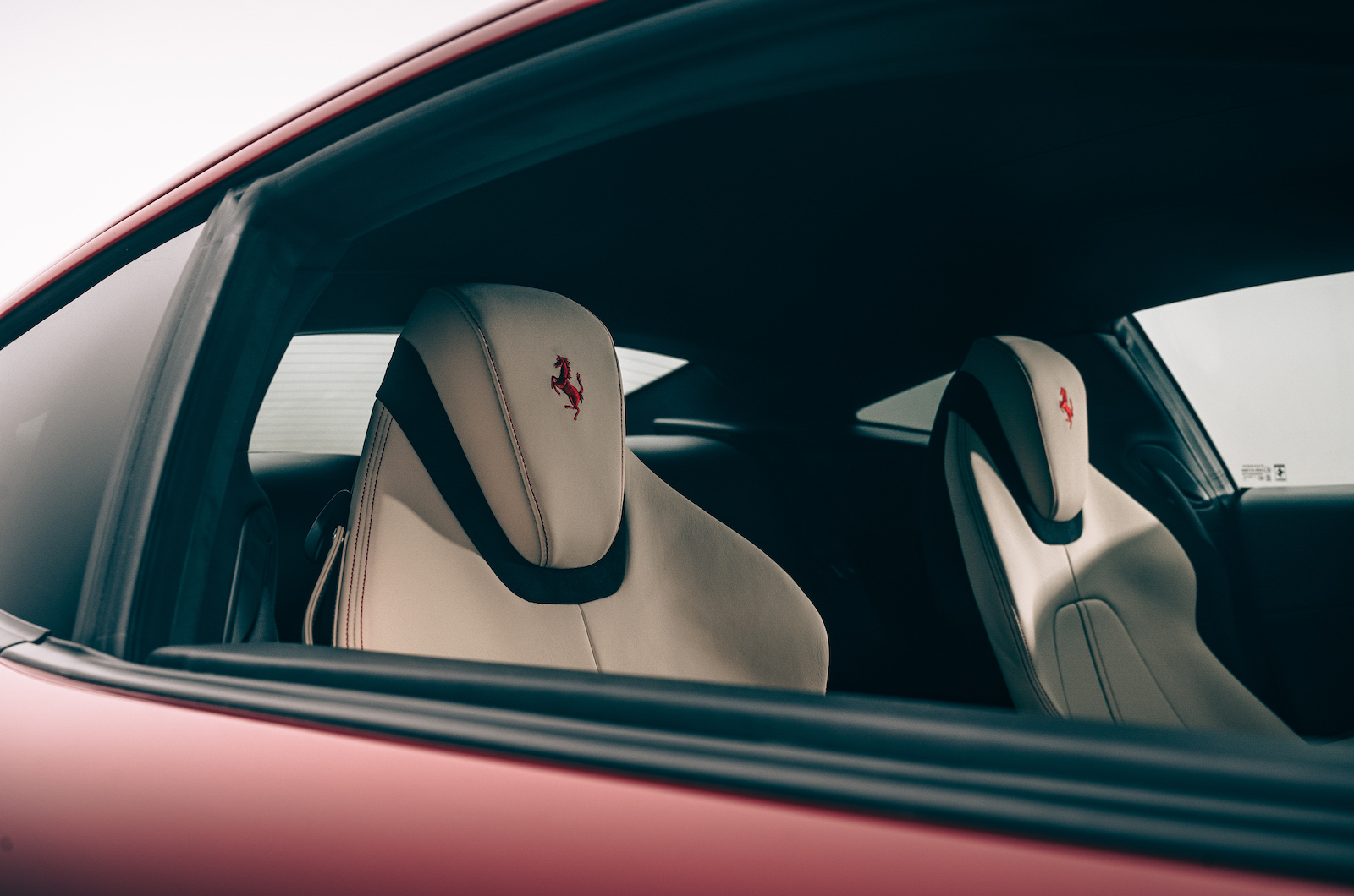 Ferrari Roma 2021 interior seats