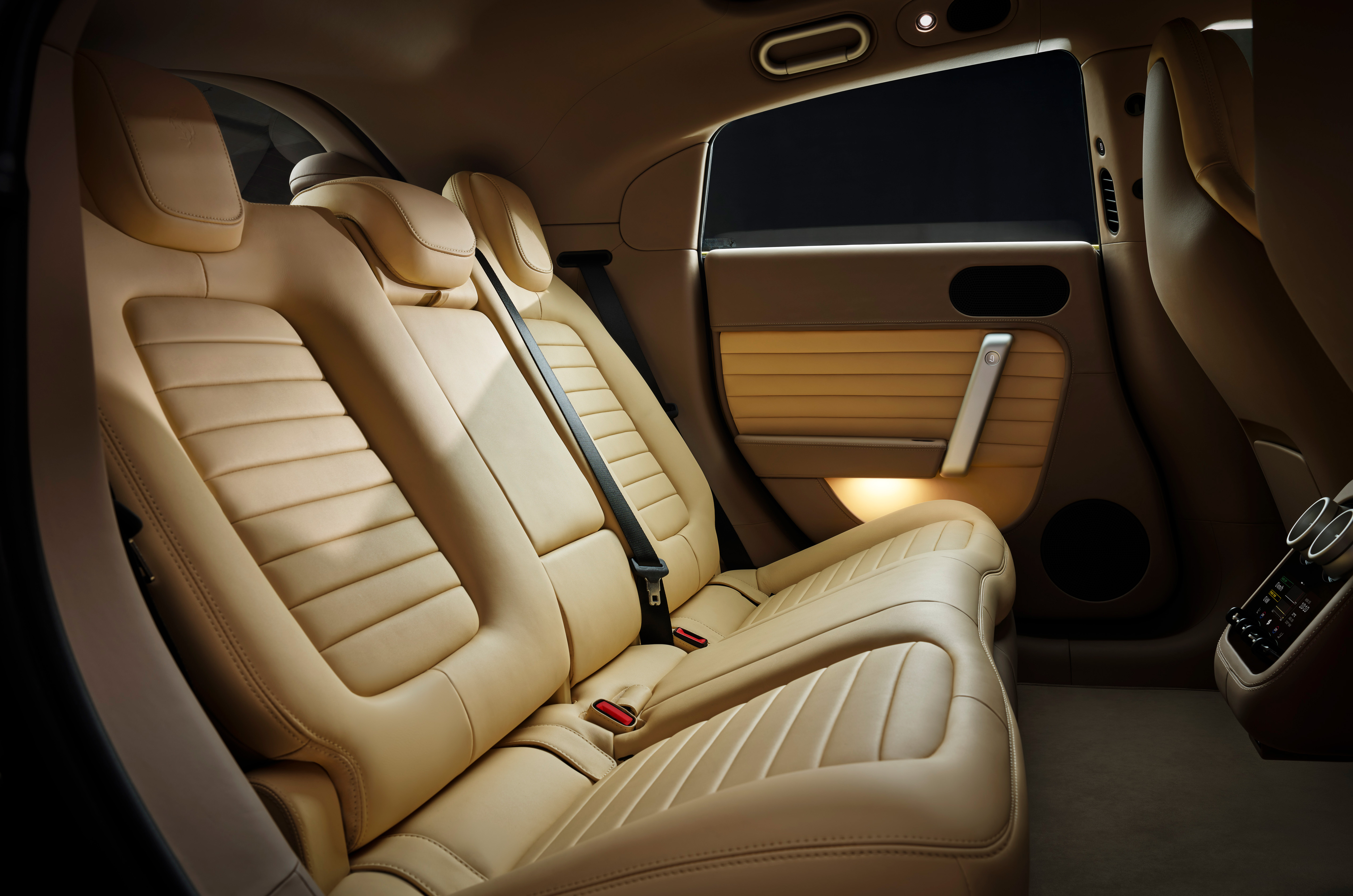 Ferrari Luce rear seats