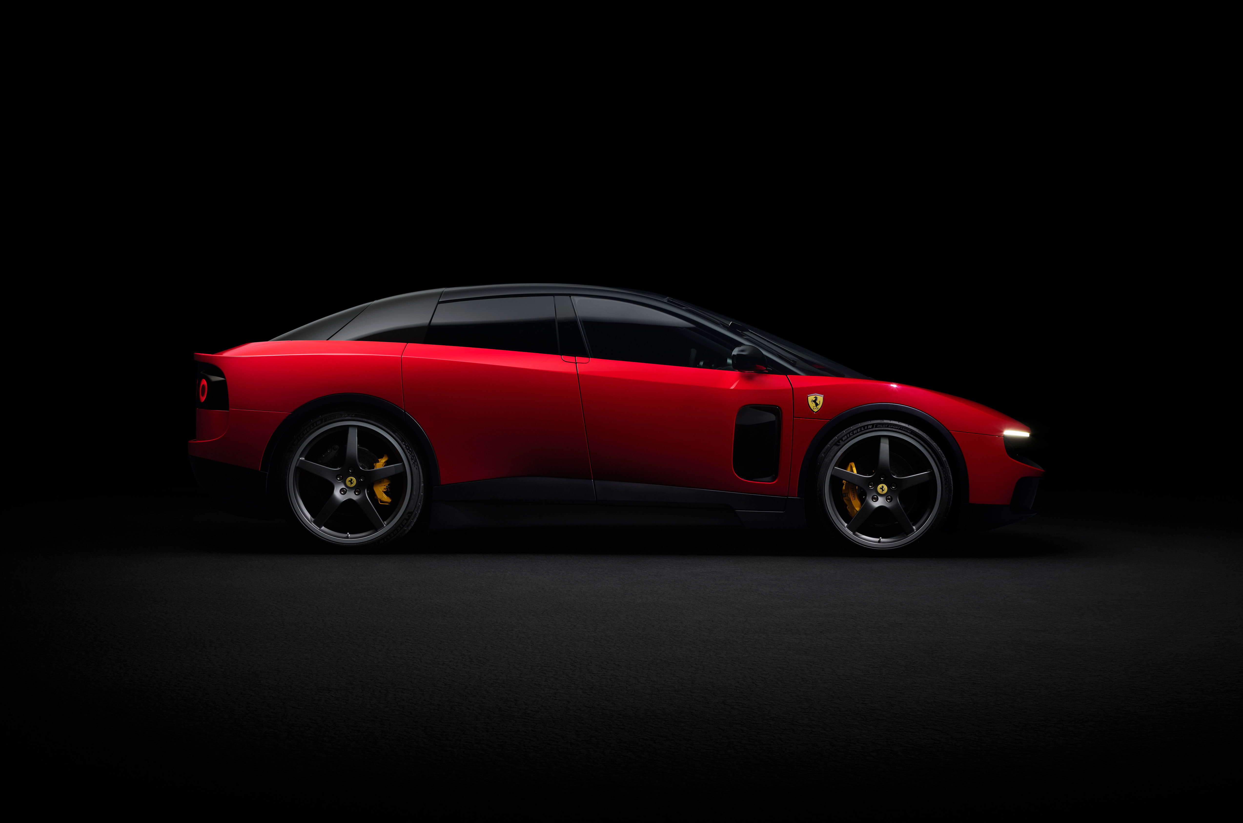 Ferrari Luce side static