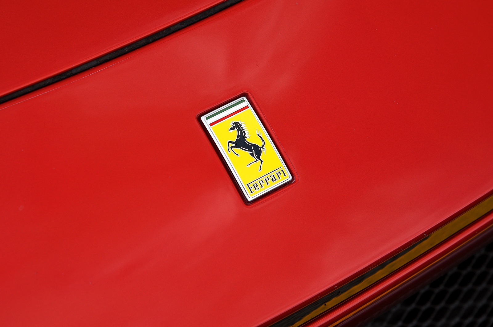 Ferrari Purosangue bonnet badge