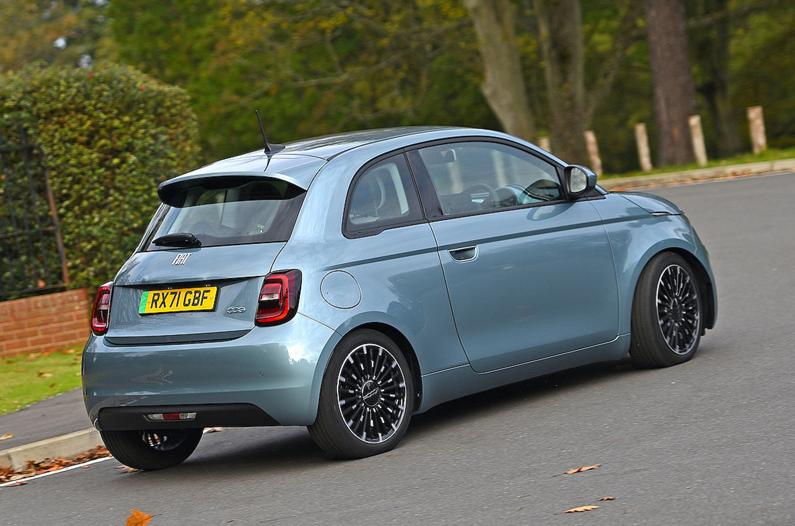 Fiat 500 Electric rear cornering