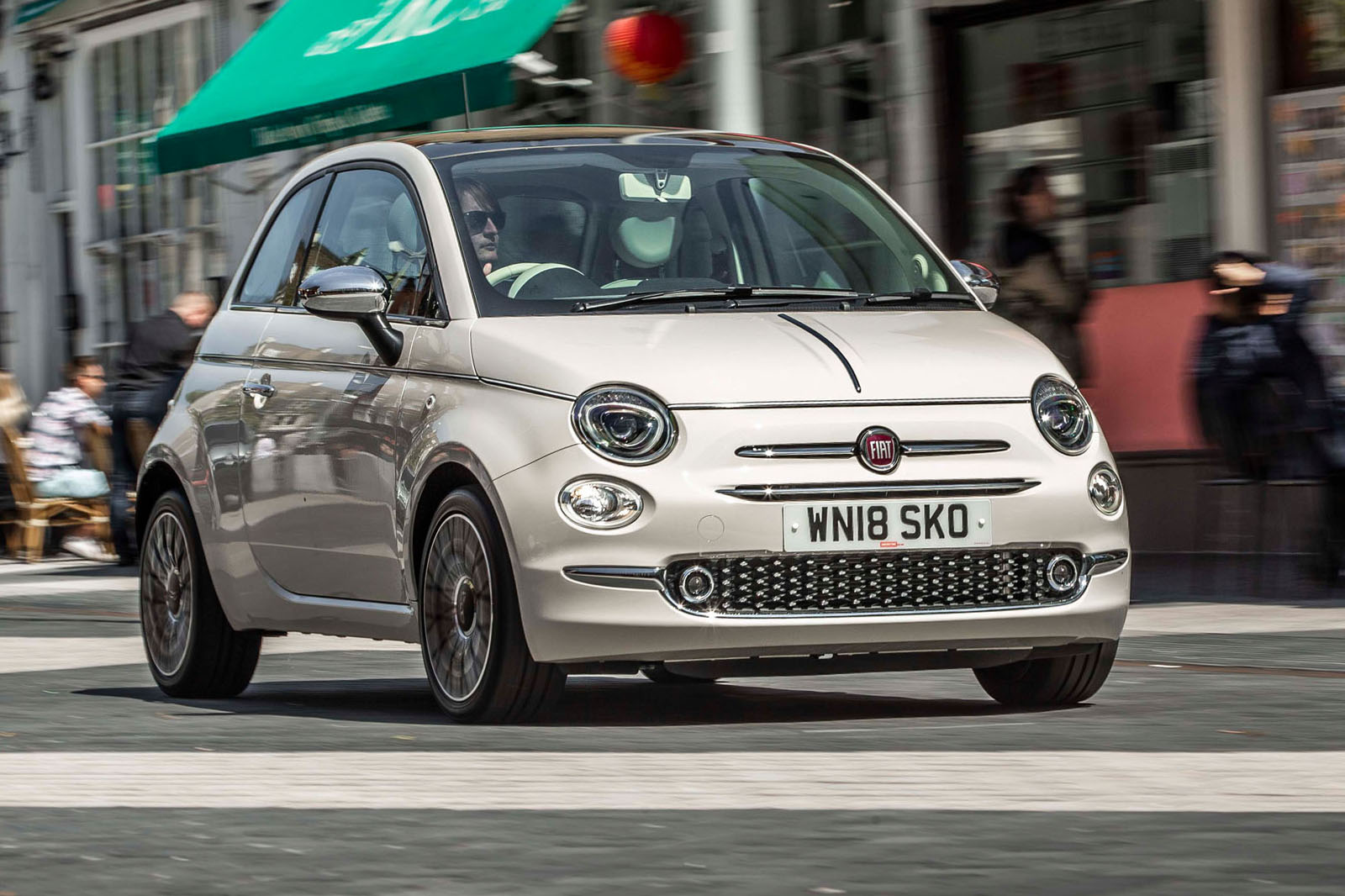 Fiat 500 2018 front urban static shot