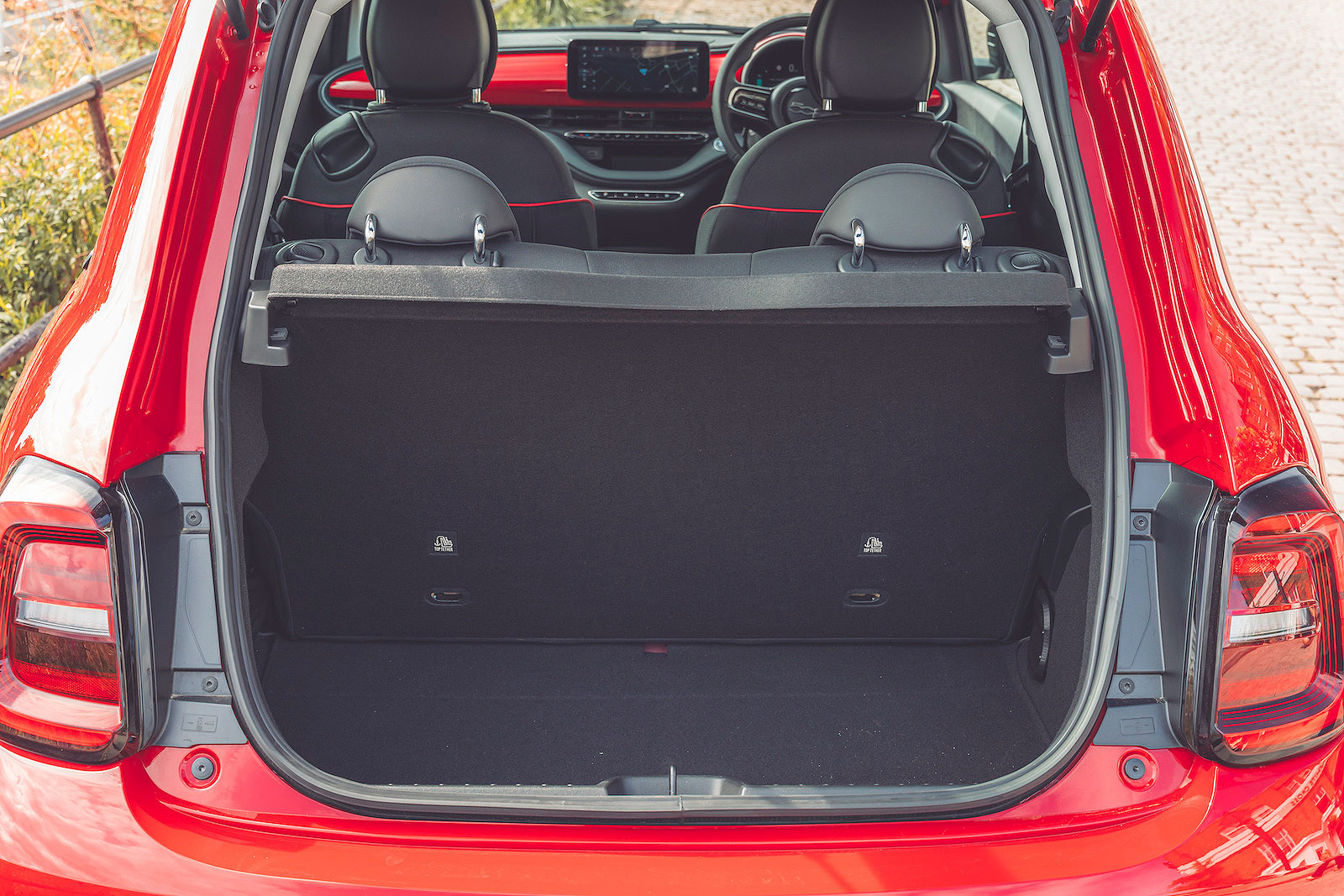 Fiat 500e boot