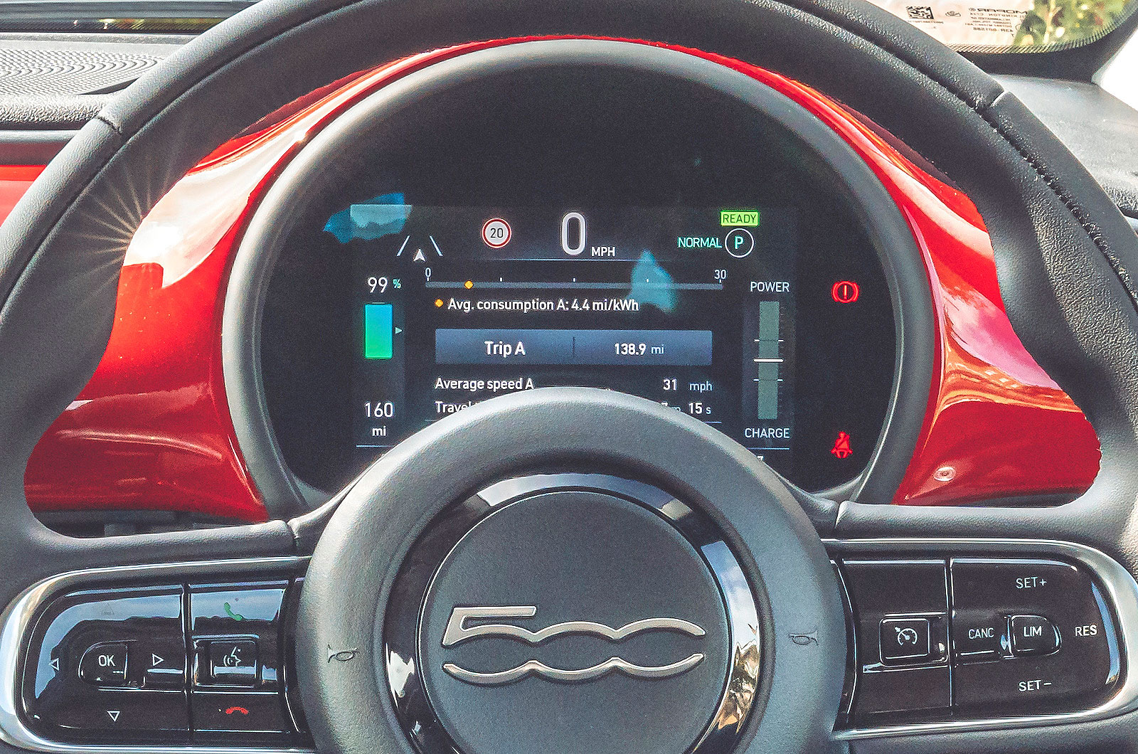 Fiat 500e driver display