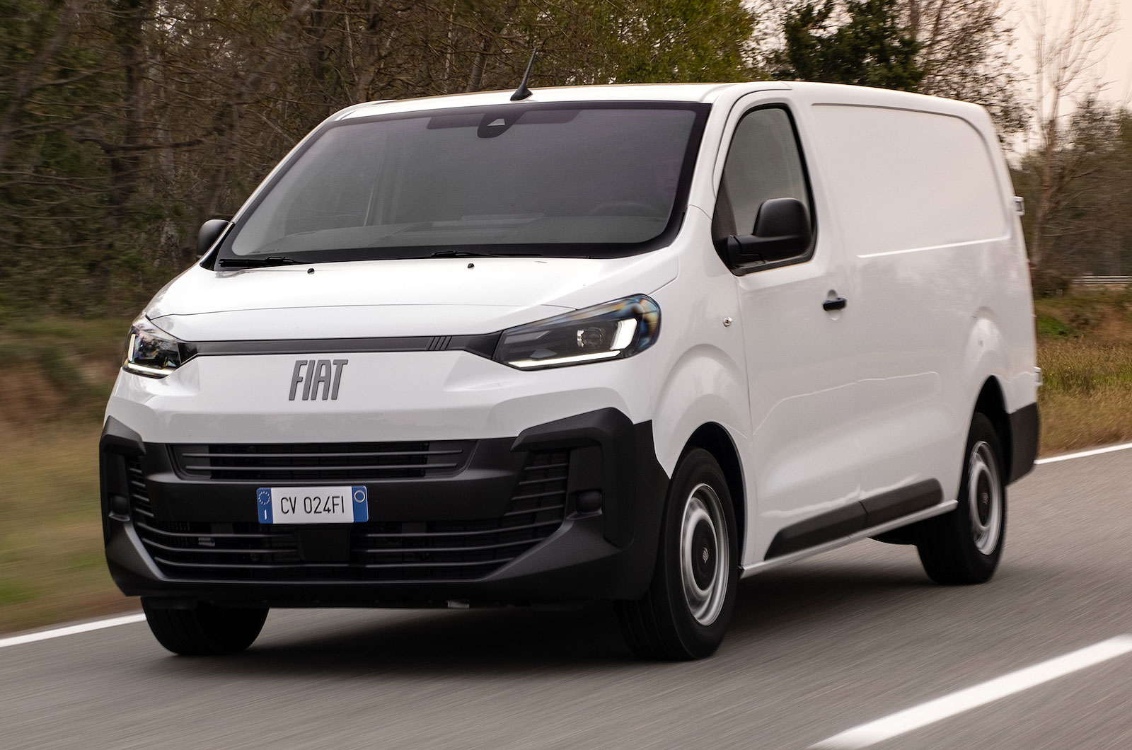 Fiat Scudo front left driving