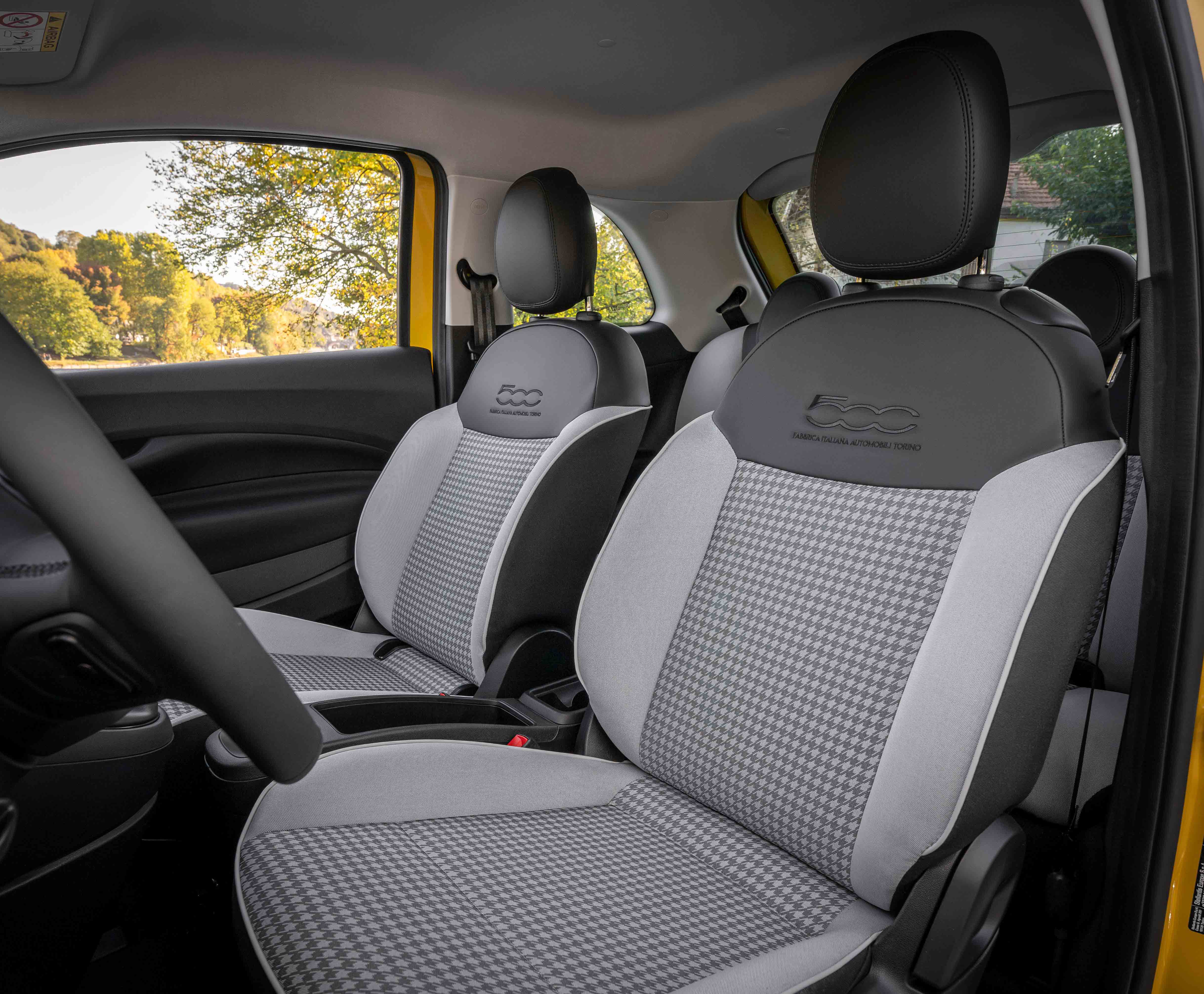  Fiat 500 Hybrid interior
