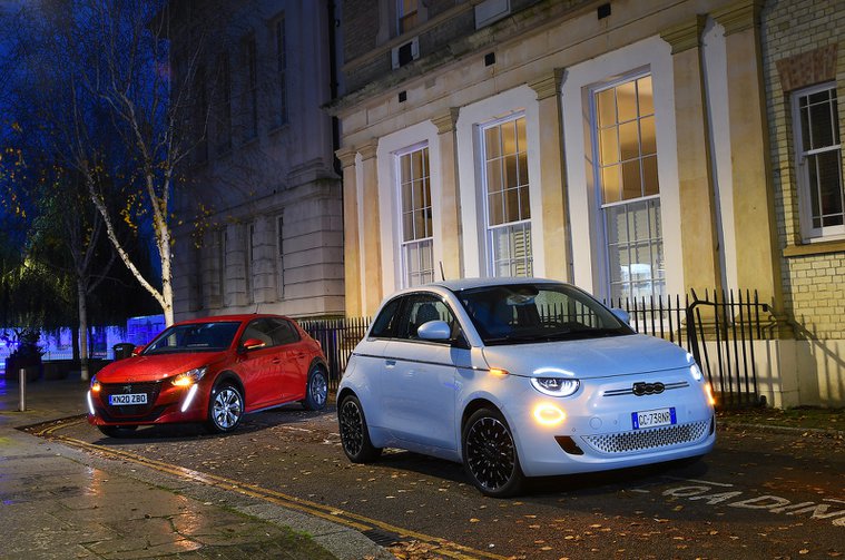 New Fiat 500 vs Peugeot e-208