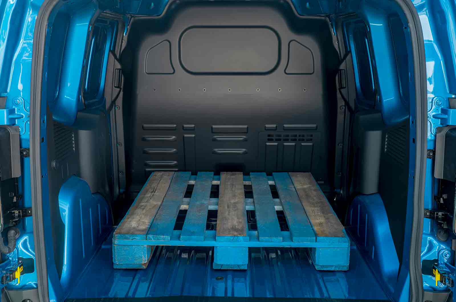 2024 Ford E-Transit Courier load bay