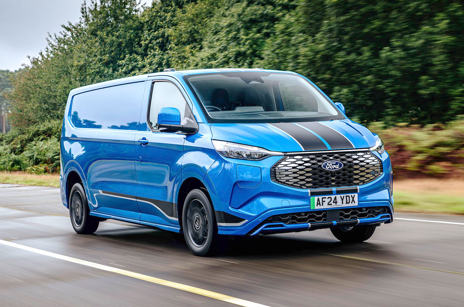Ford E-Transit Custom front right driving
