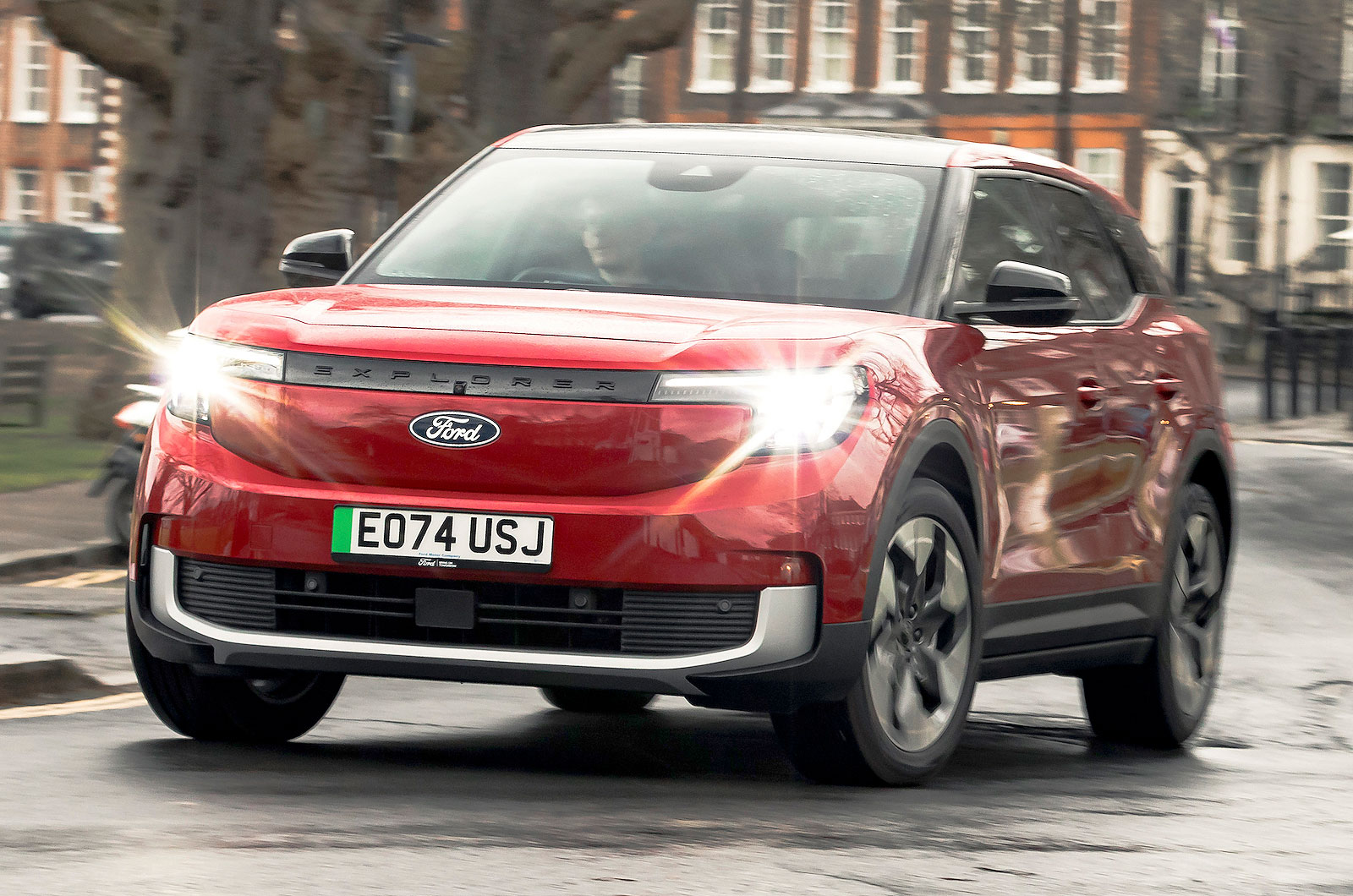 Ford Explorer front cornering