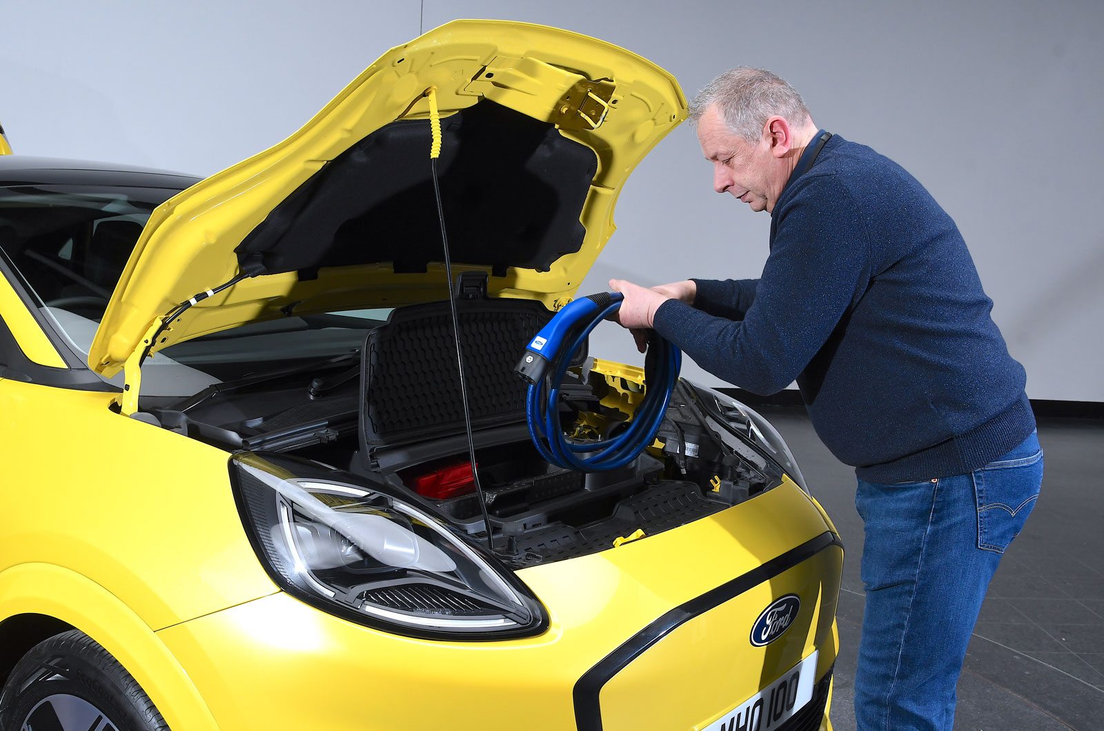 Ford-Puma-gen-e-reader-test-team