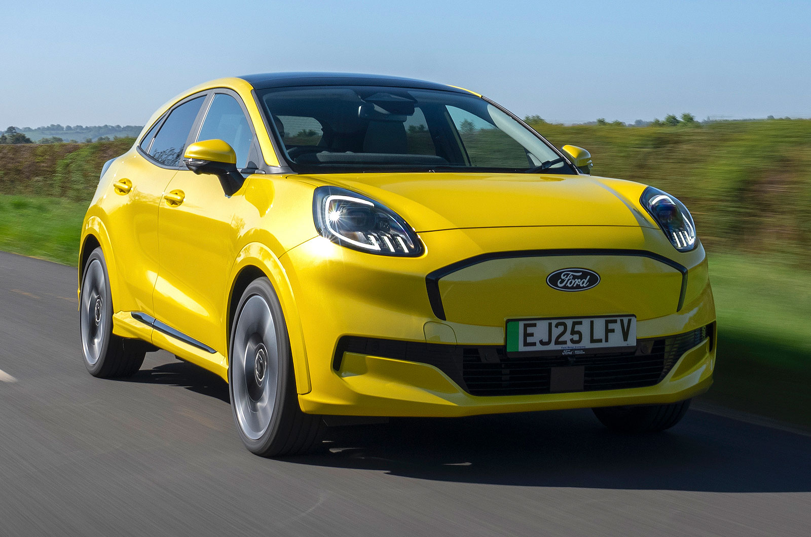 Ford Puma Gen-E front right driving