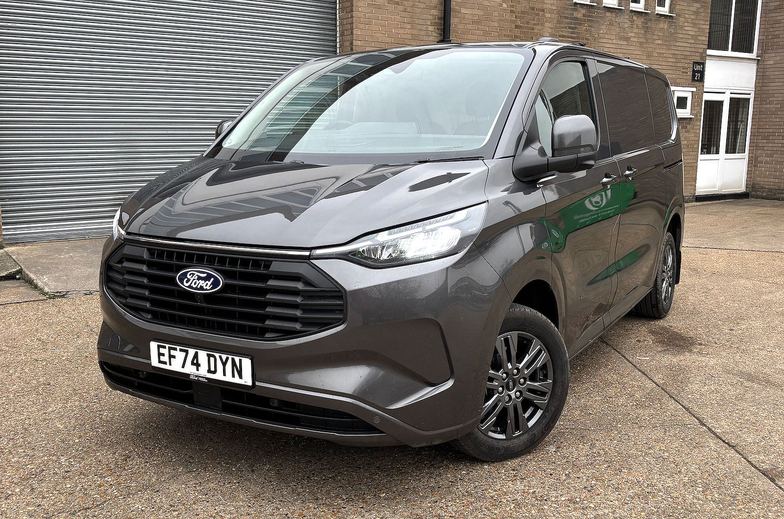 Ford Transit Custom PHEV front left static