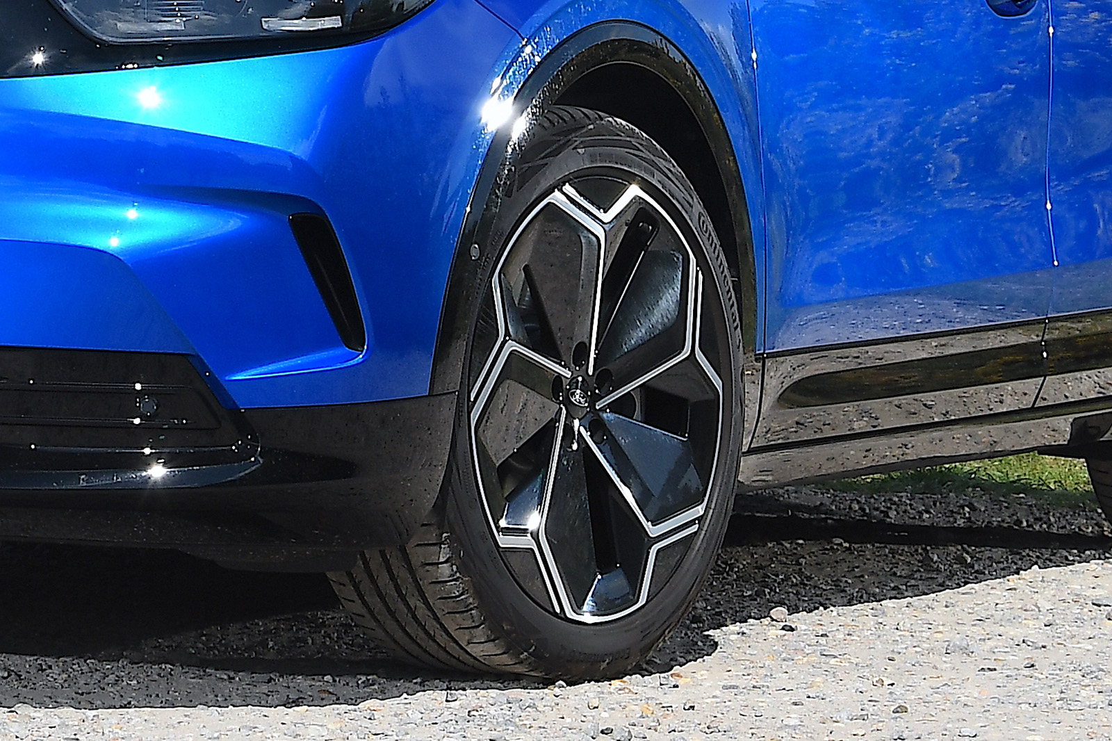Ford Capri alloy wheel up close