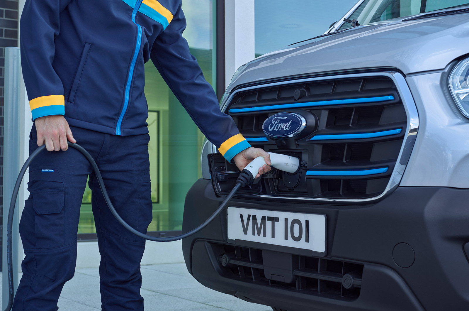 Ford E-Transit charging