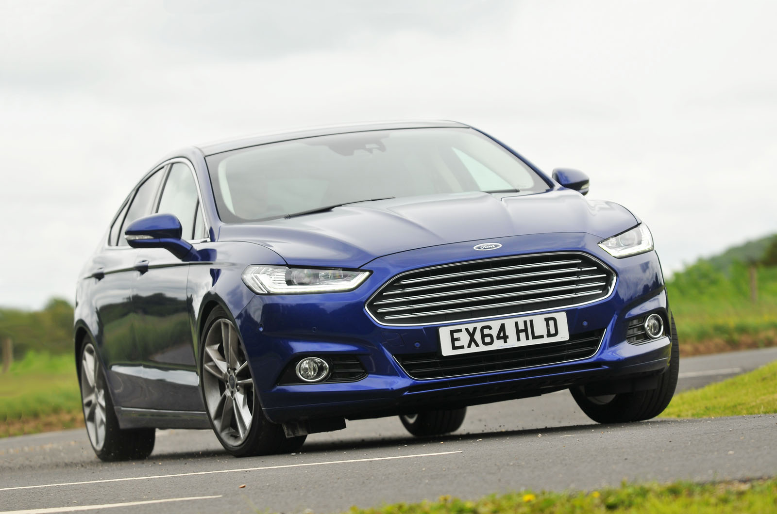 Ford Mondeo hatchback front