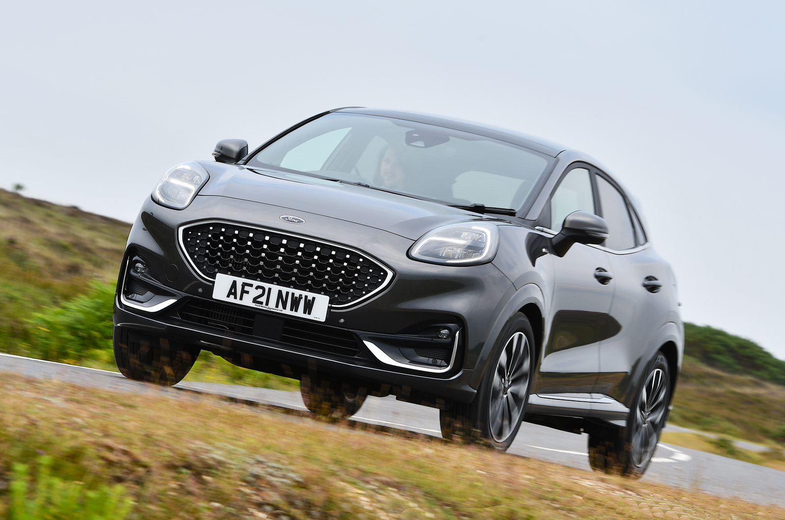 Ford Puma 2022 front drive past