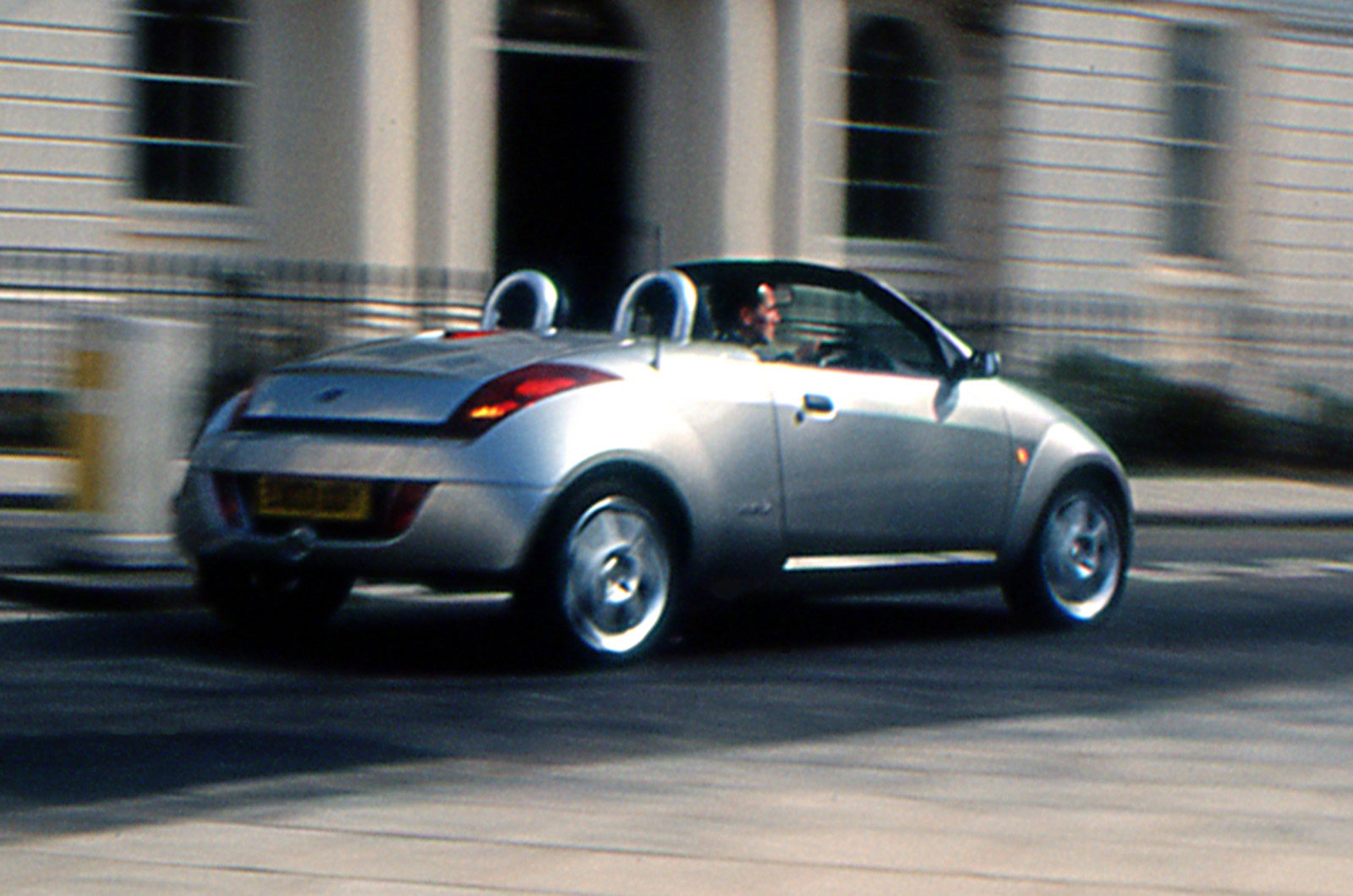 Ford Streetka rear driving