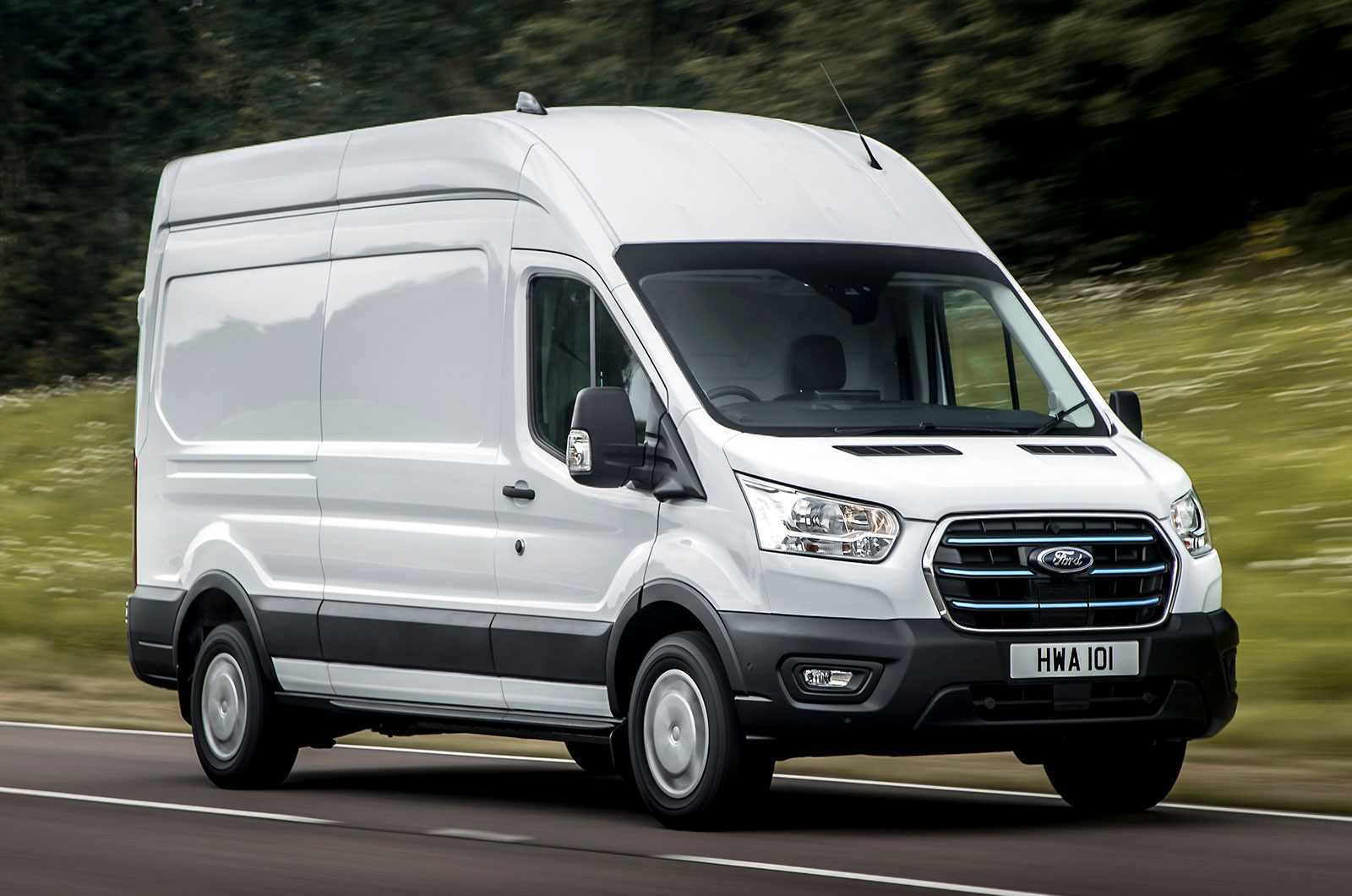 Ford E-Transit 2022 front right tracking