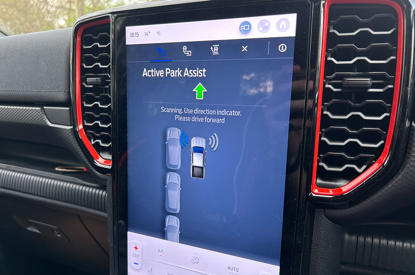 Ford Ranger Raptor self-parking system