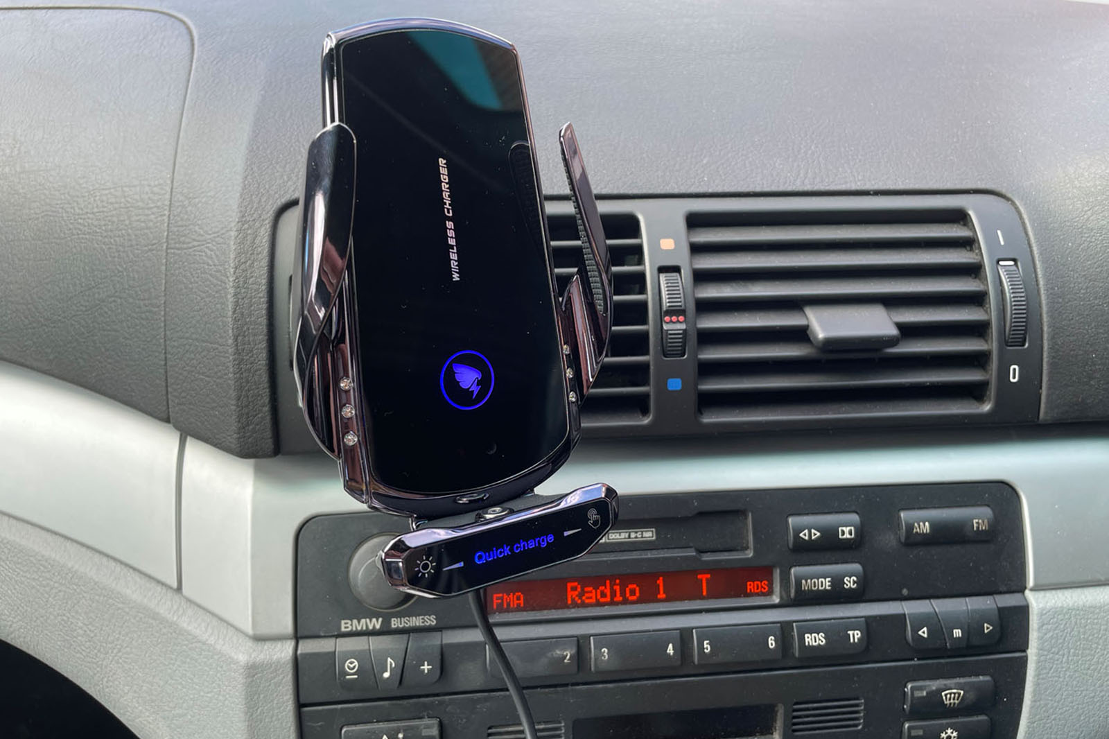 Geviner wireless car charger