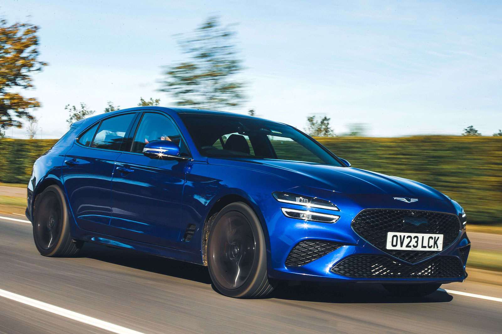 Genesis G70 Shooting Brake front right driving