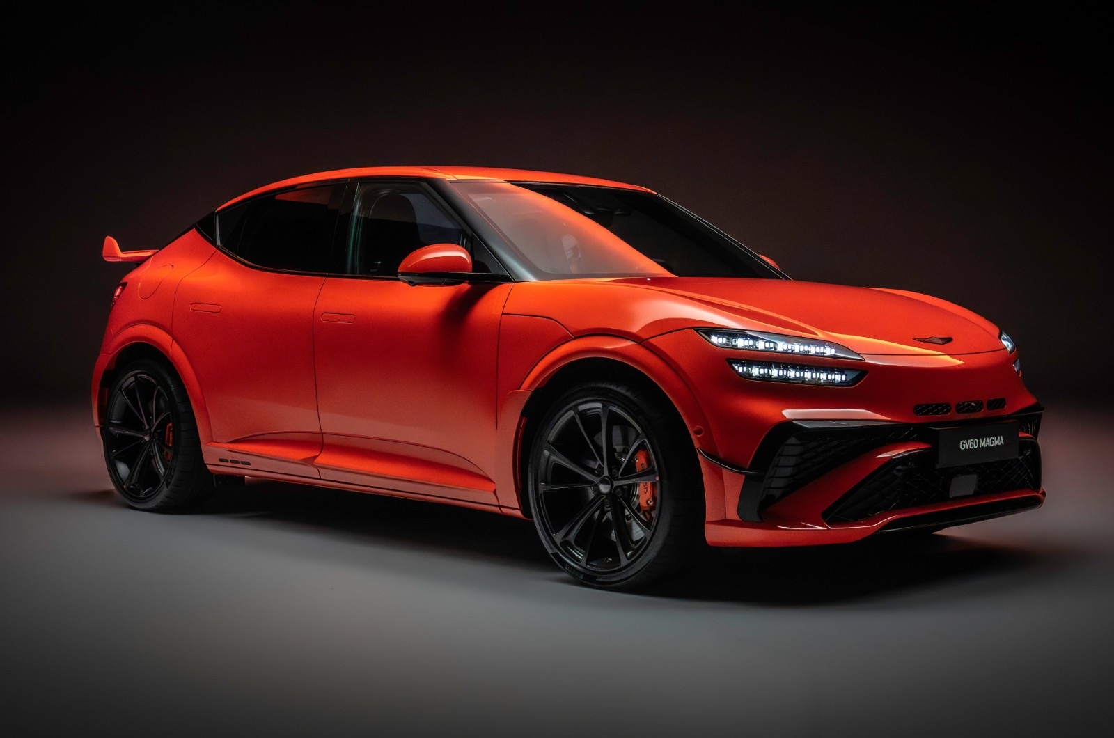 Genesis GV60 Magma front 3/4