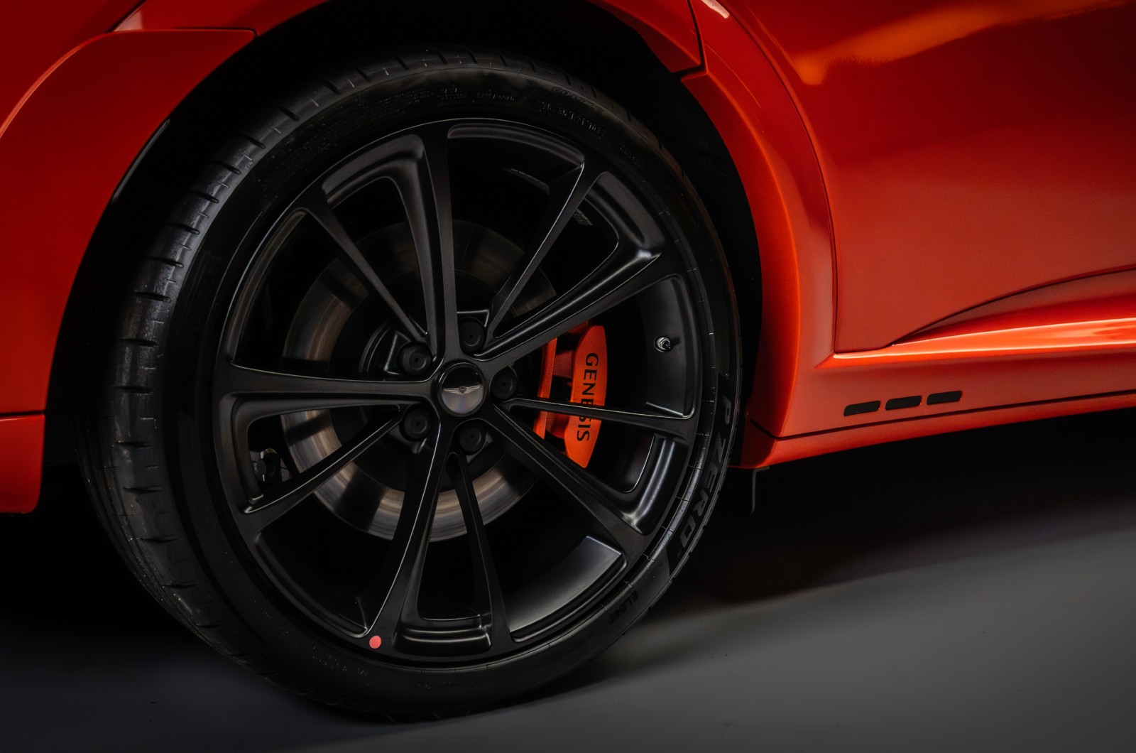 Genesis GV60 Magma wheel
