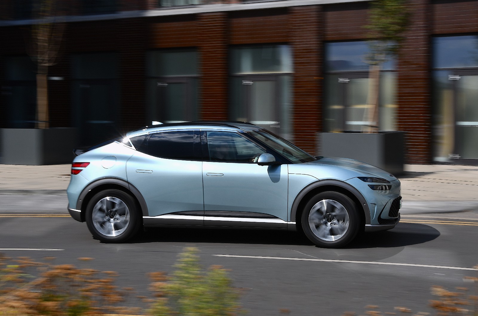 Genesis GV60 panning