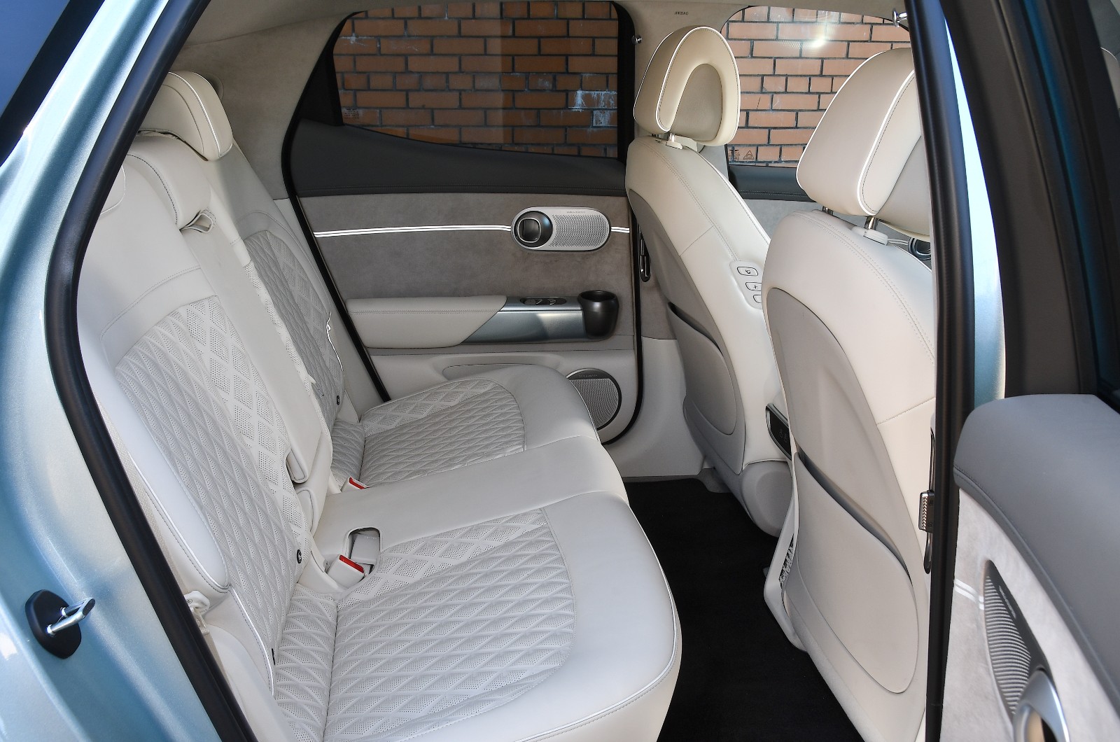 Genesis GV60 rear space