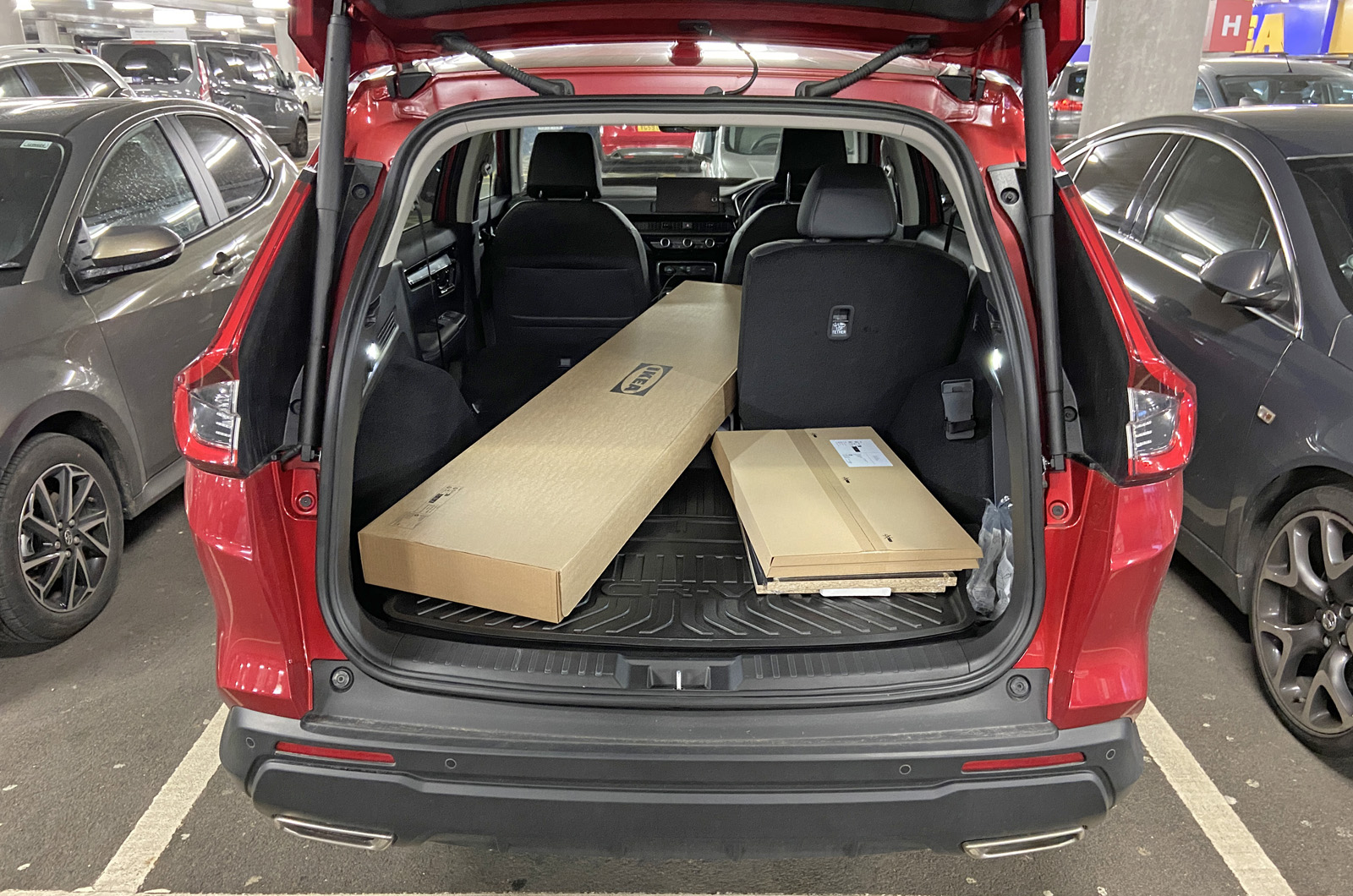 Honda CR-V Hybrid, boot, furniture