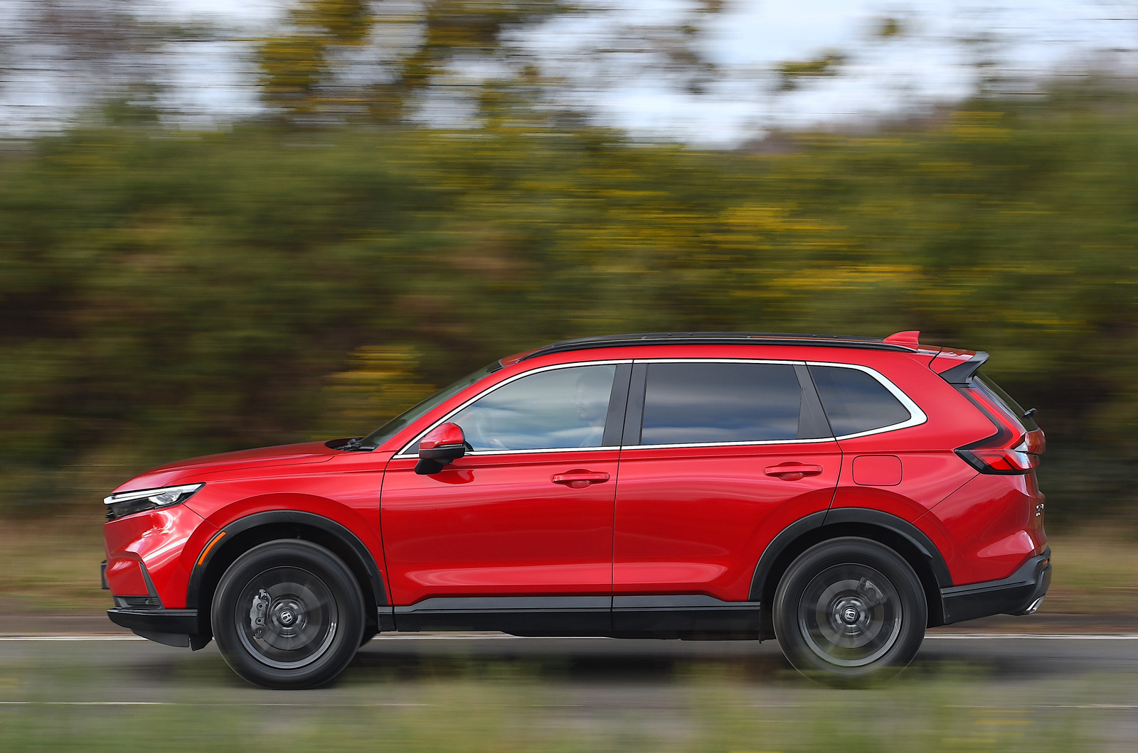 Honda CR-V Hybrid, cruising, side