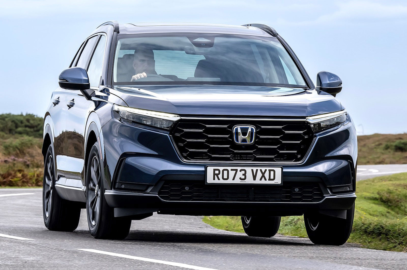 Honda CR-V front cornering