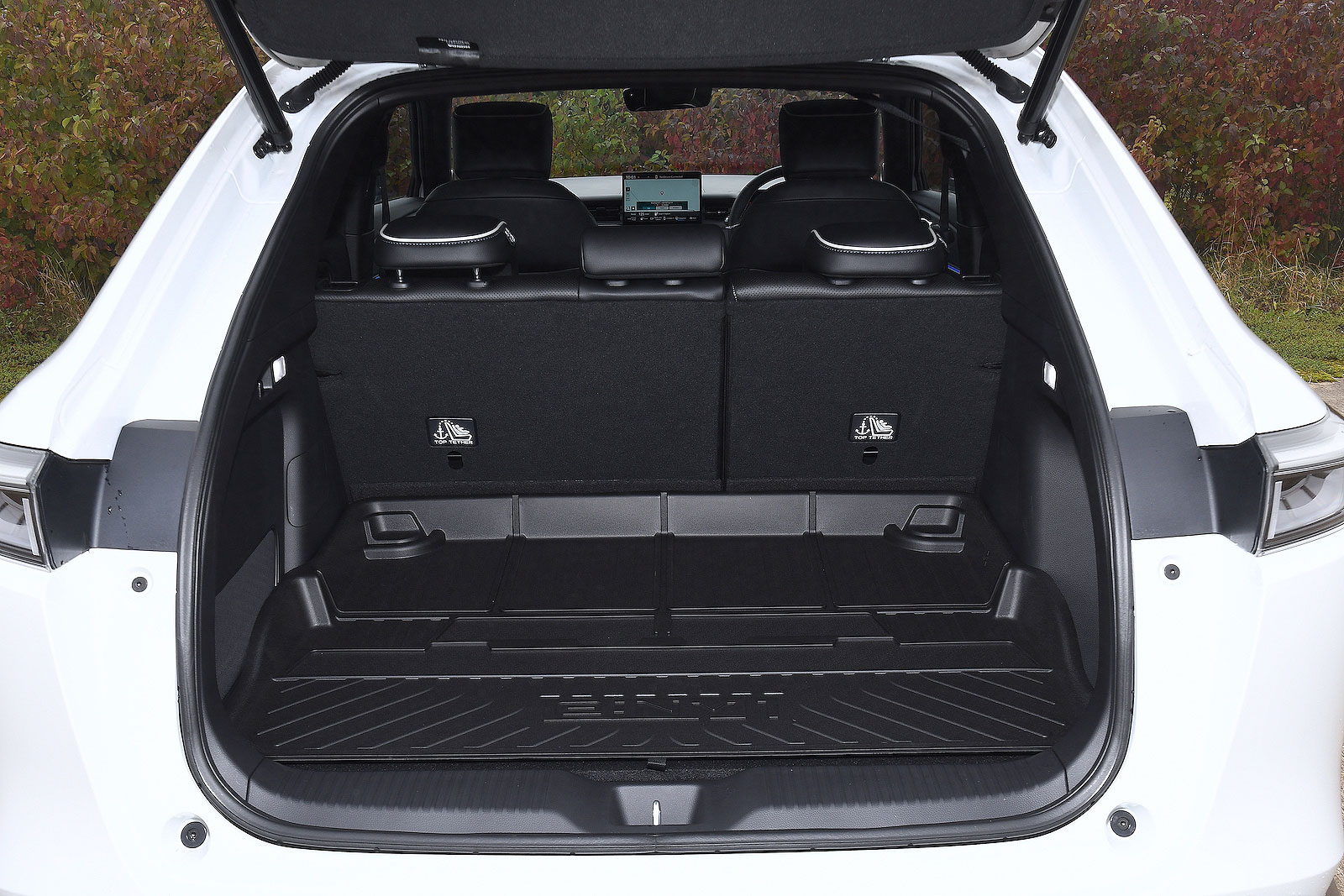 White Honda e:Ny1 boot open