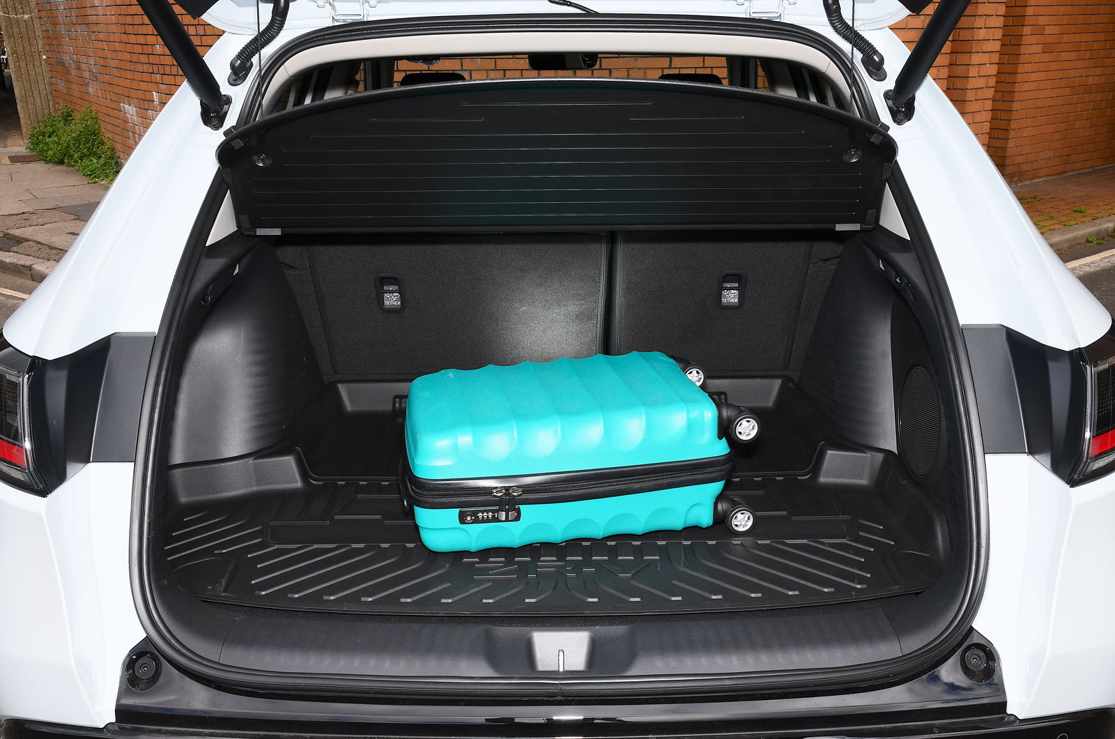 Honda-ZR-V boot